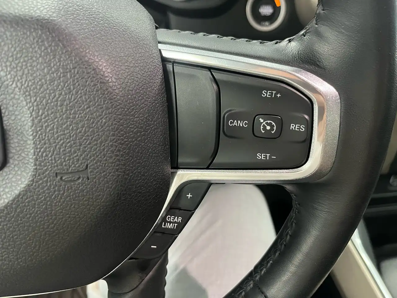 Dodge RAM 2022 — фото 19