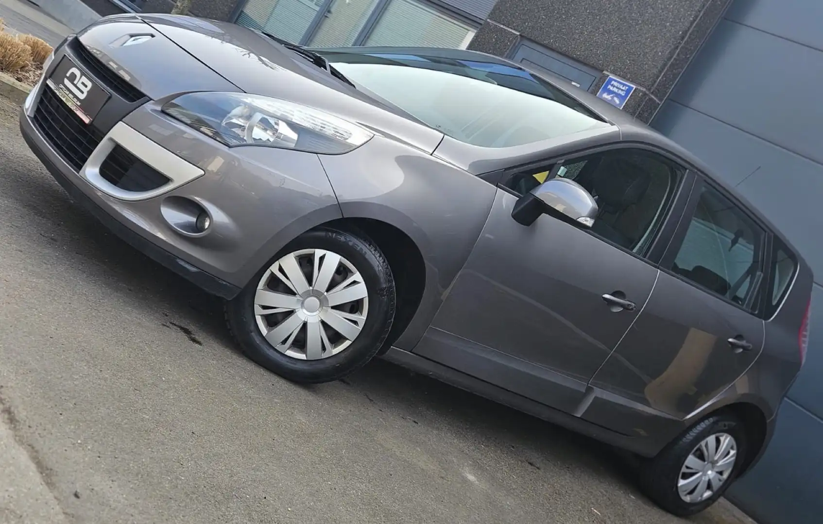 Renault Scenic *** 1.6 i - 55.000 km - GPS - Carpass - Garantie * Grijs - 1