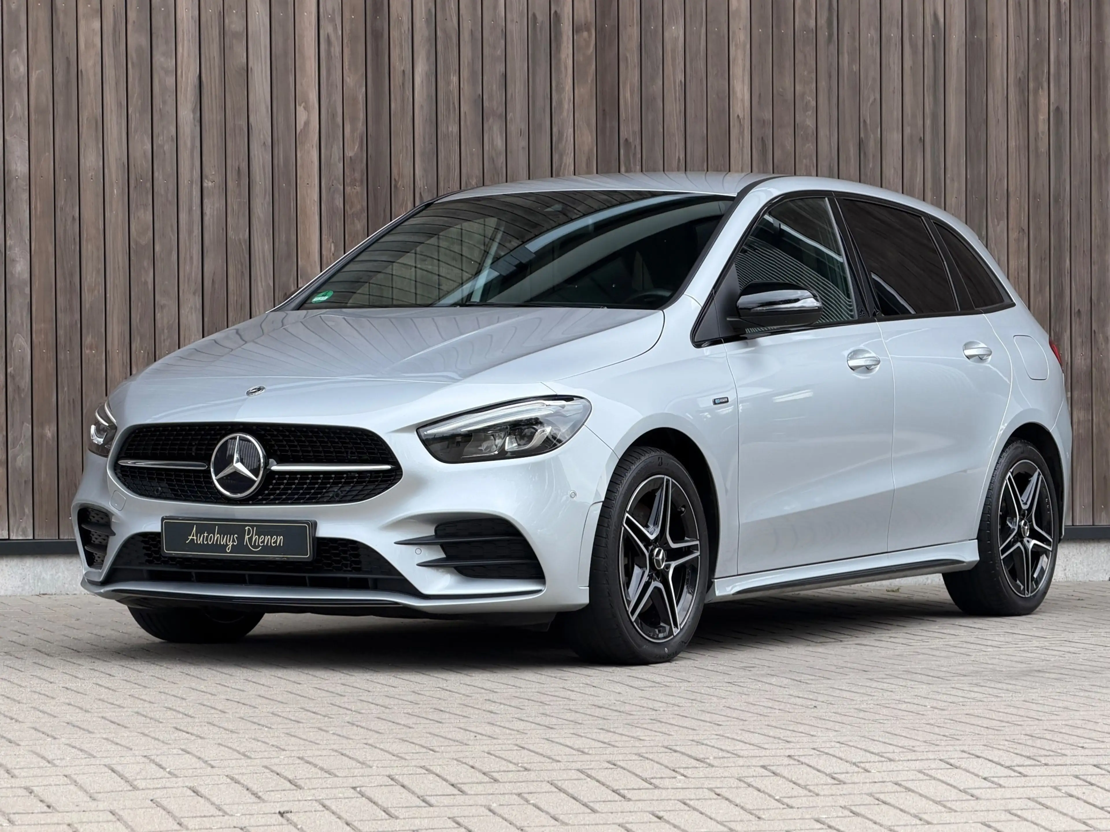 Mercedes-Benz B 250 e Business Solution AMG Limited — photo 2