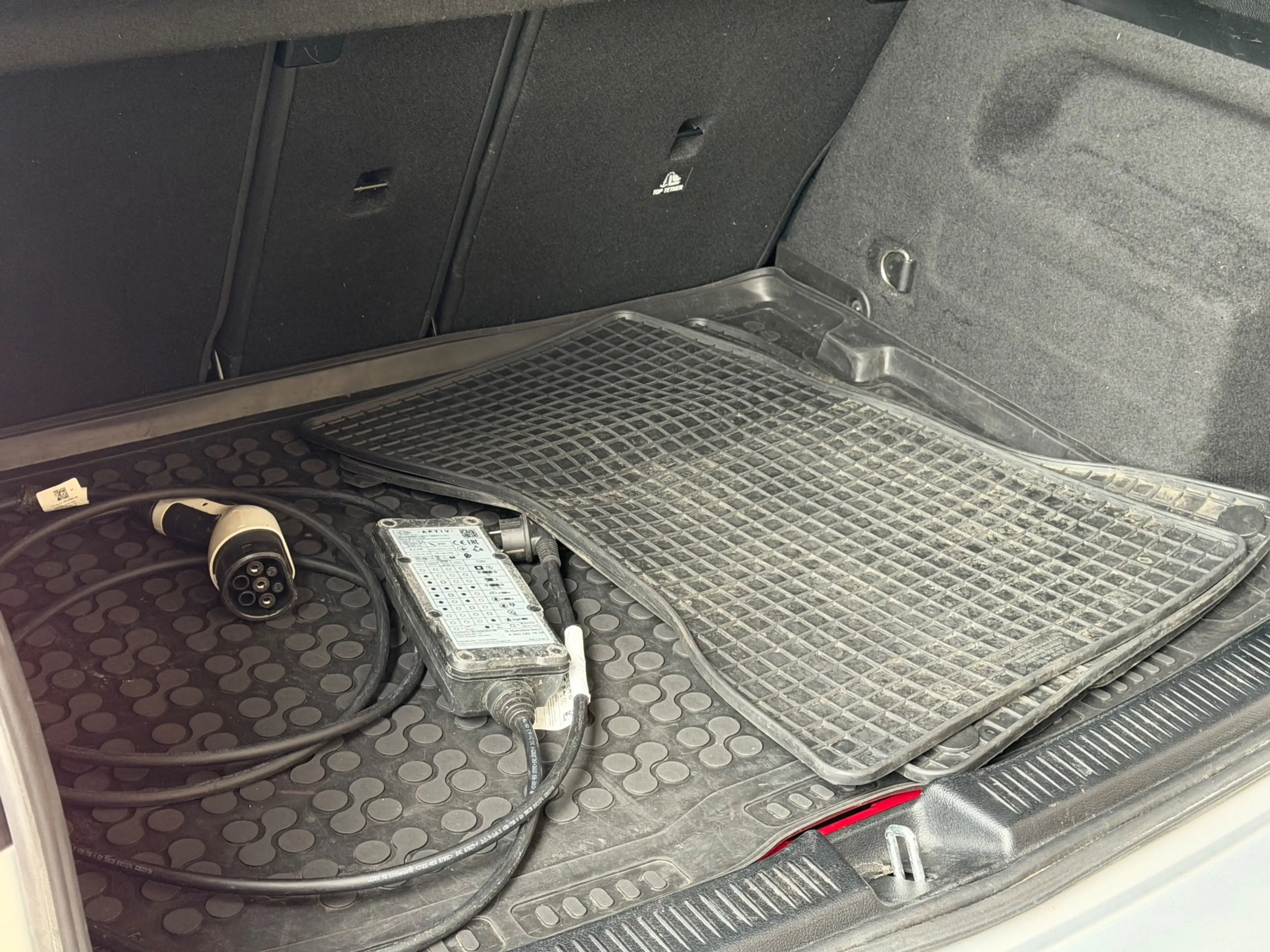 Mercedes-Benz B 250 e Business Solution AMG Limited — photo 10