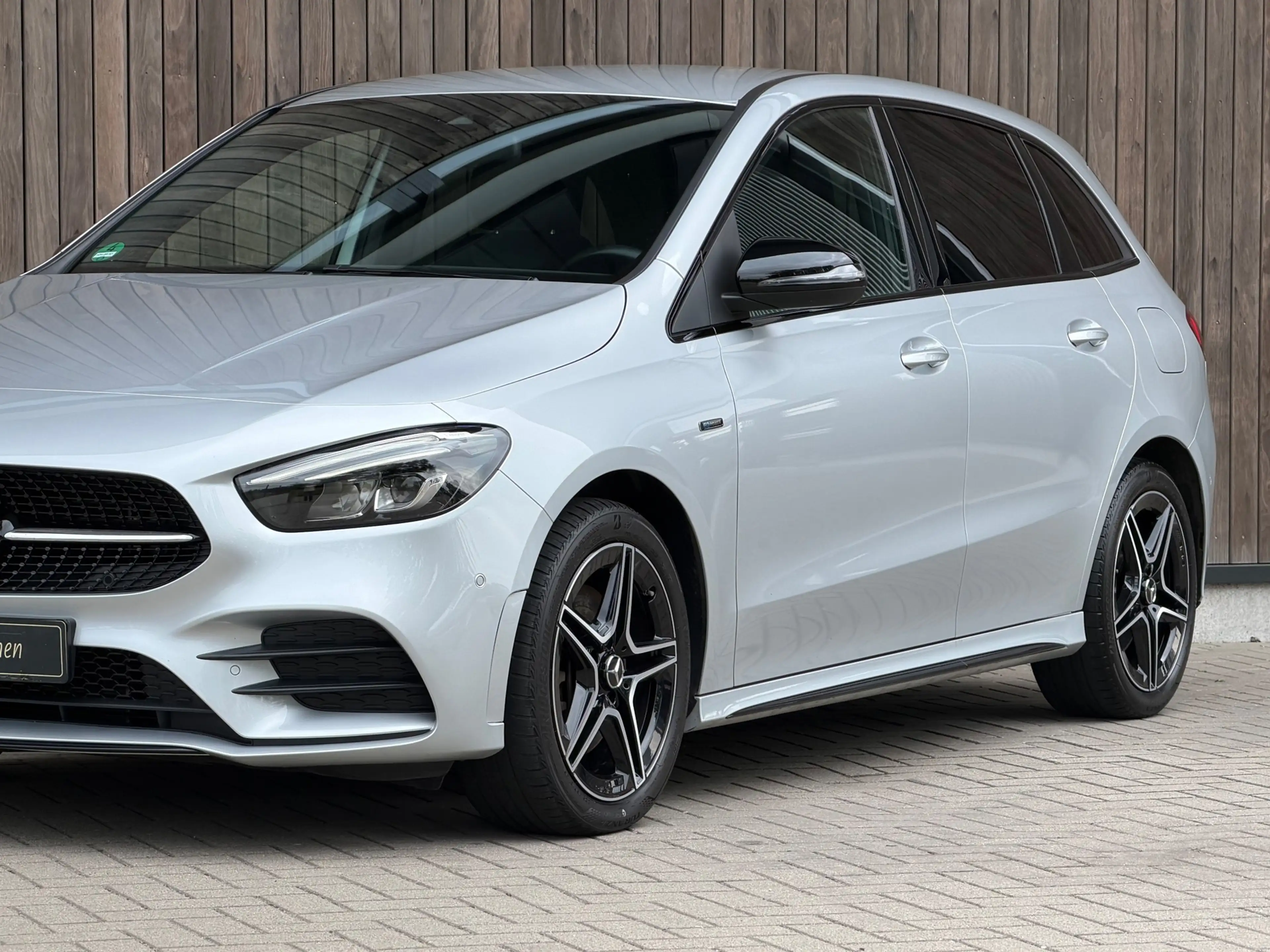 Mercedes-Benz B 250 e Business Solution AMG Limited — photo 3