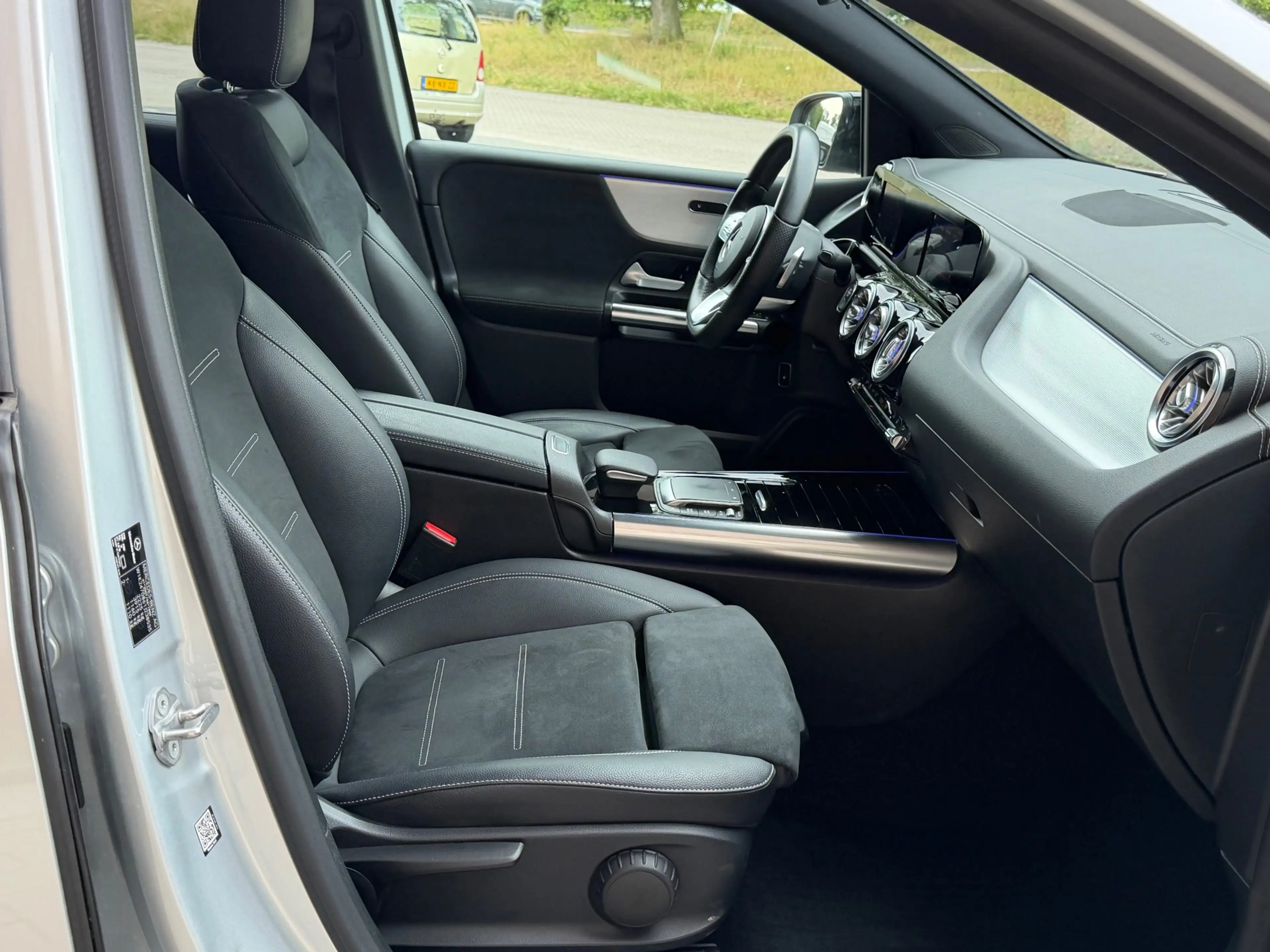 Mercedes-Benz B 250 e Business Solution AMG Limited — photo 13