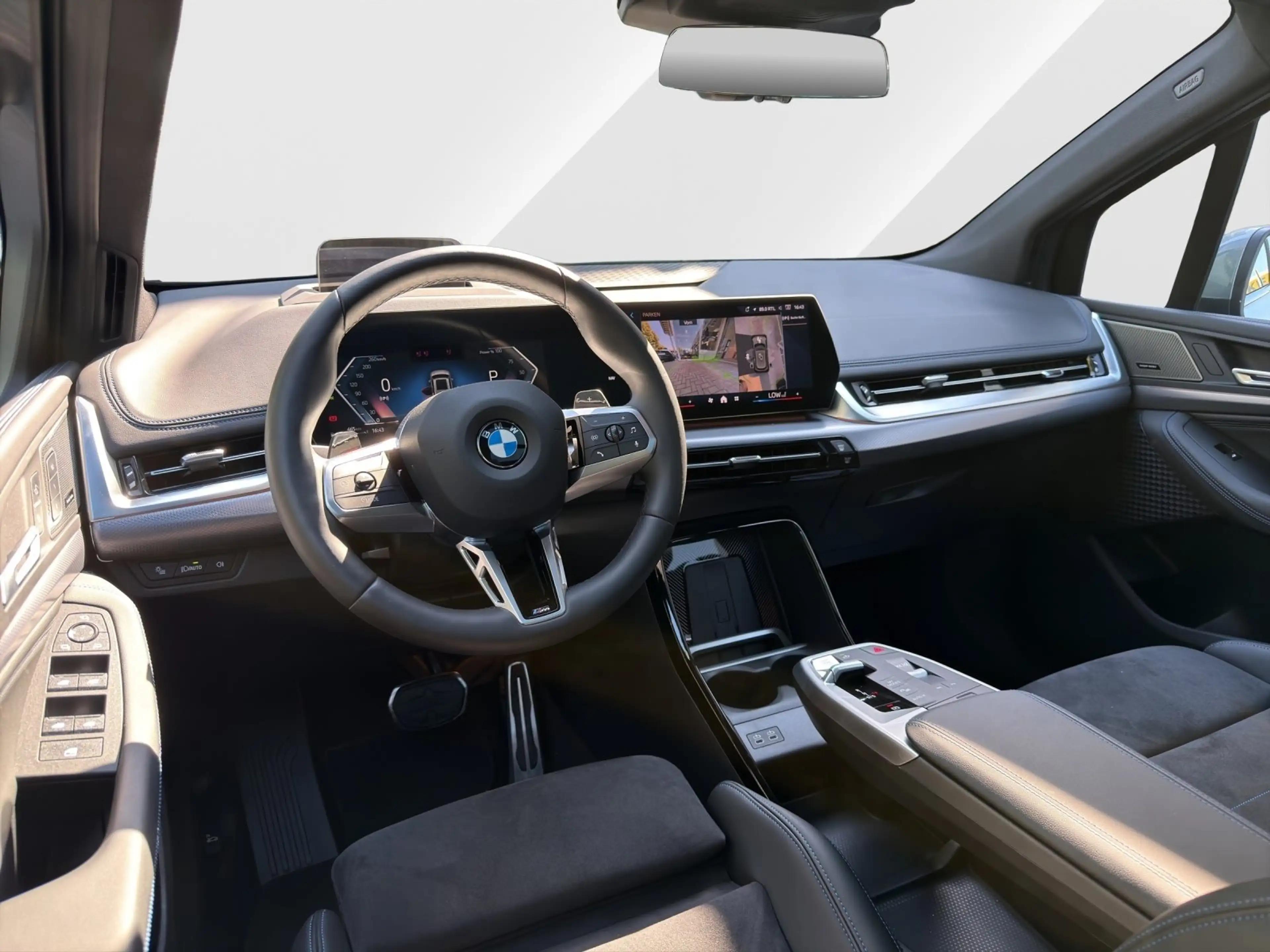 BMW 223 i  18" / M Paket / AHK / Pano / Lkrd Heiz / HUD / — photo 10