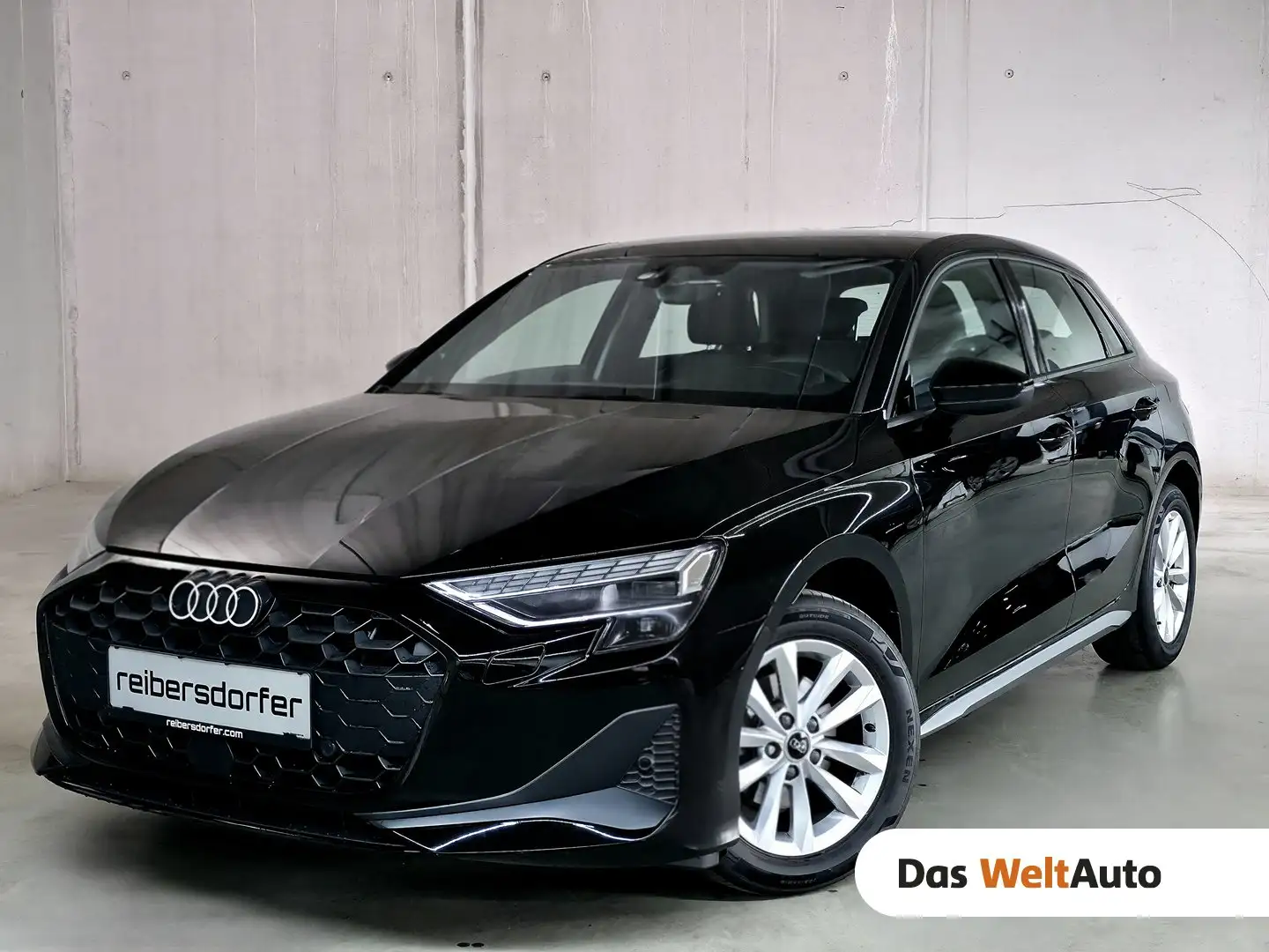 Audi A3 30 TFSI Schwarz - 1
