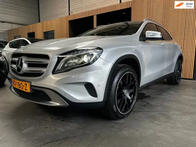 Mercedes-Benz GLA 250 Prestige Pano|Camera|Trekhaak|stoelverw|Carplay|Cr