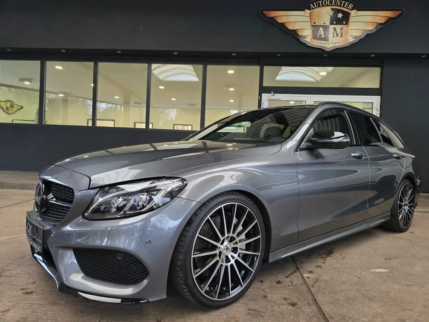 Mercedes-Benz C 250 CGI T AMG Night/BURMESTER/LEDER/AHK/360° Grau - 1