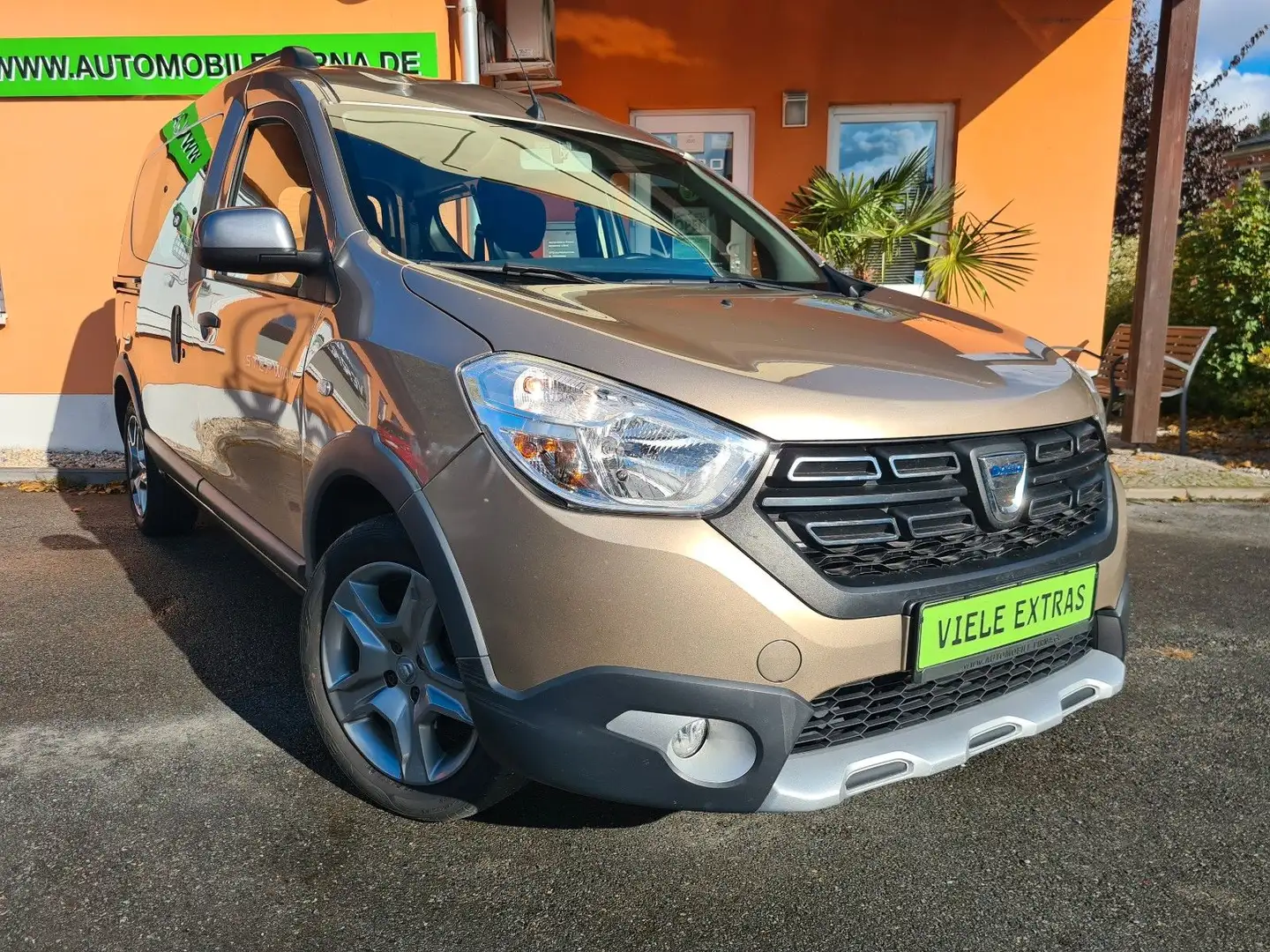 Dacia Dokker Stepway Plus 1.3 TCe 130 GPF / 1.HAND Beige - 1