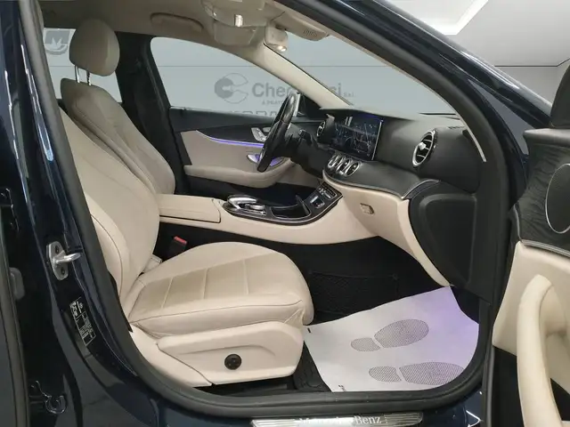 Mercedes-Benz E-Class view 13