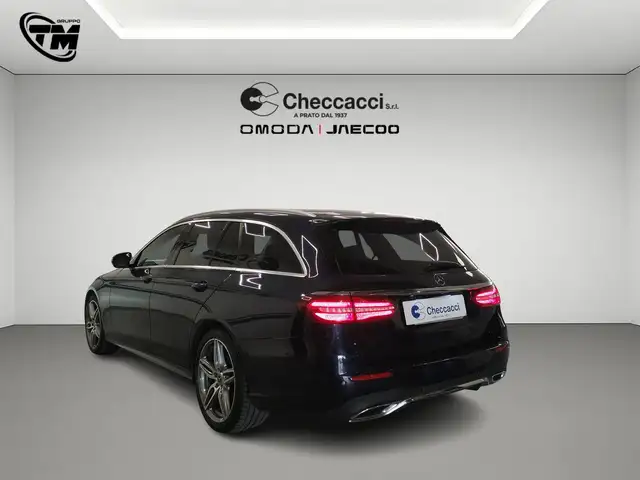 Mercedes-Benz E-Class view 6