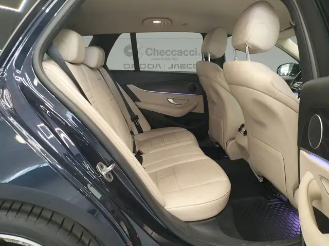 Mercedes-Benz E-Class view 12