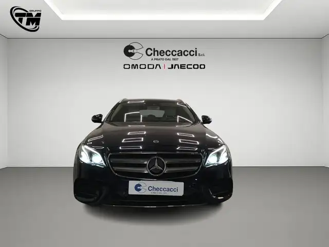 Mercedes-Benz E-Class view 3