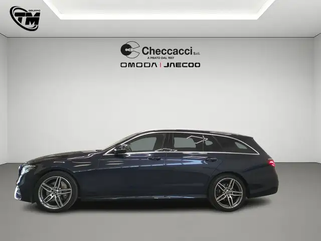 Mercedes-Benz E-Class view 5