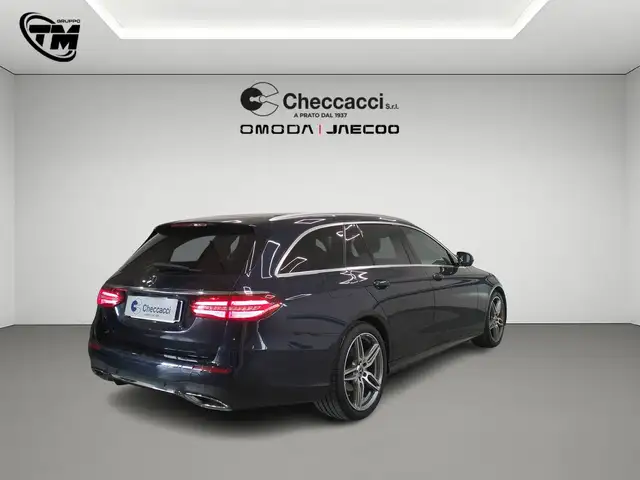 Mercedes-Benz E-Class view 8