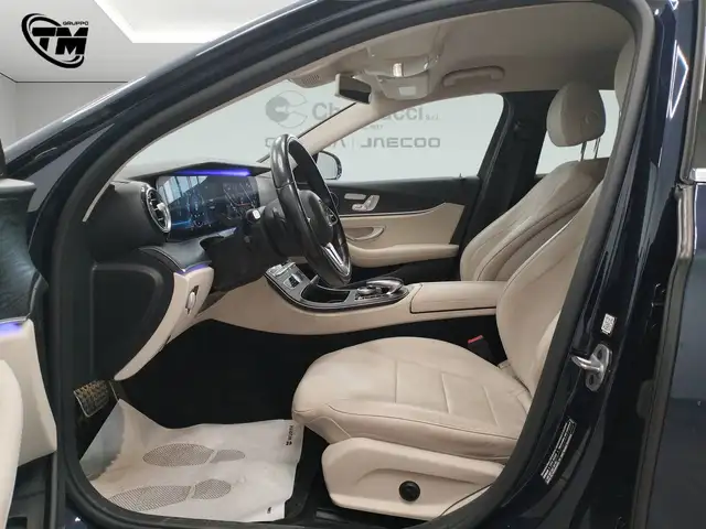Mercedes-Benz E-Class view 9