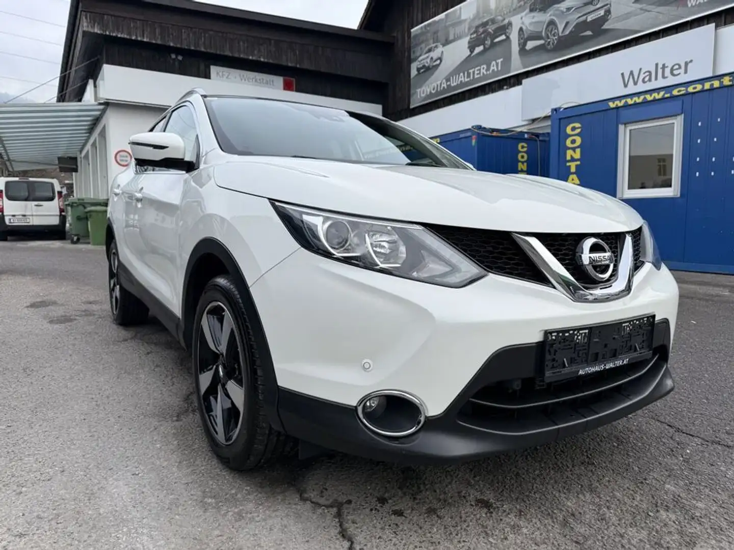 Nissan Qashqai 1,6 dCi N-Connecta Aut. Weiß - 2