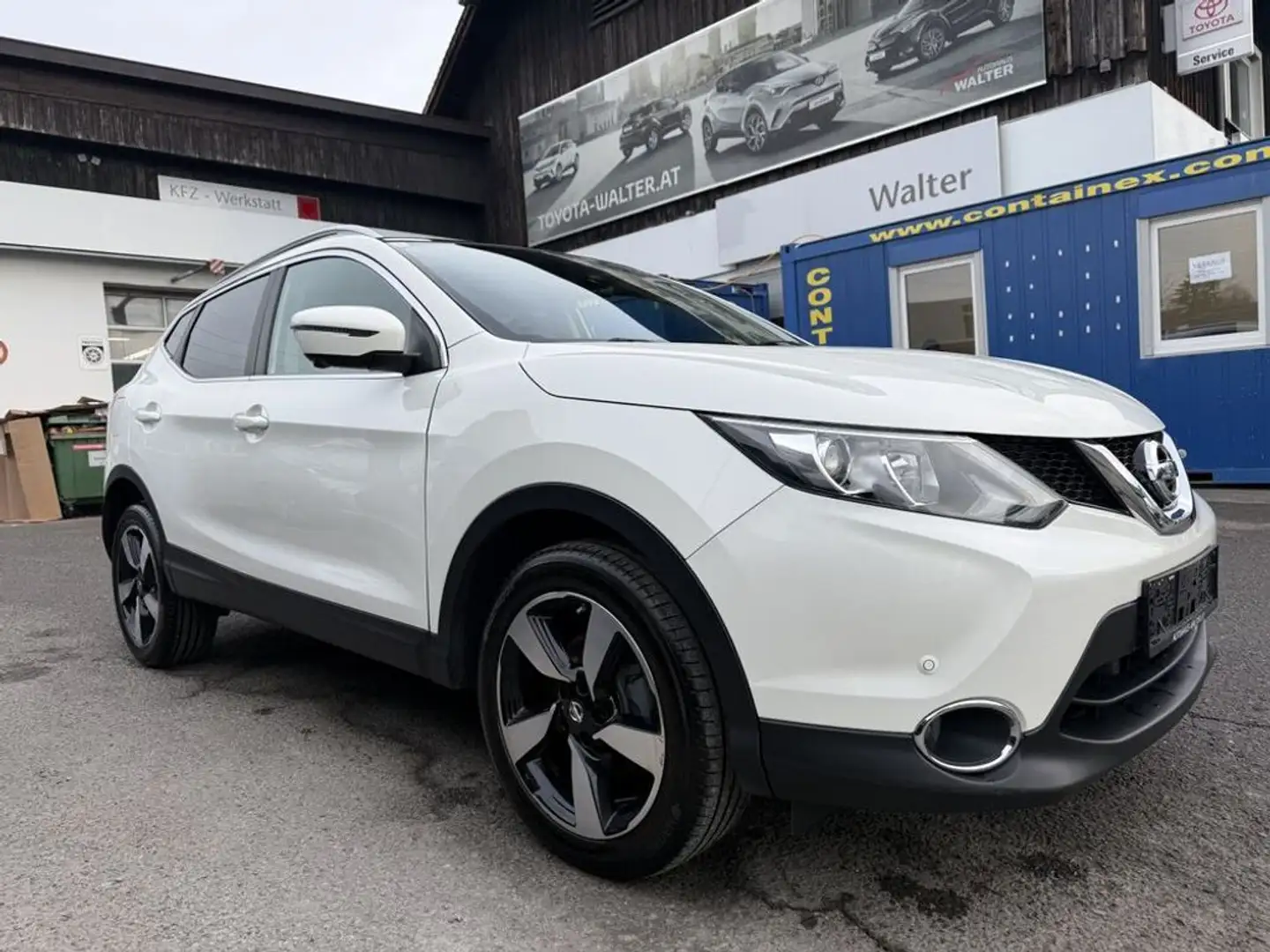 Nissan Qashqai 1,6 dCi N-Connecta Aut. Weiß - 1