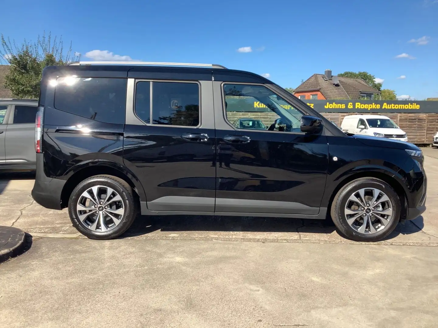 Ford Tourneo Courier Titanium Automatik / KAMERA / Schwarz - 2