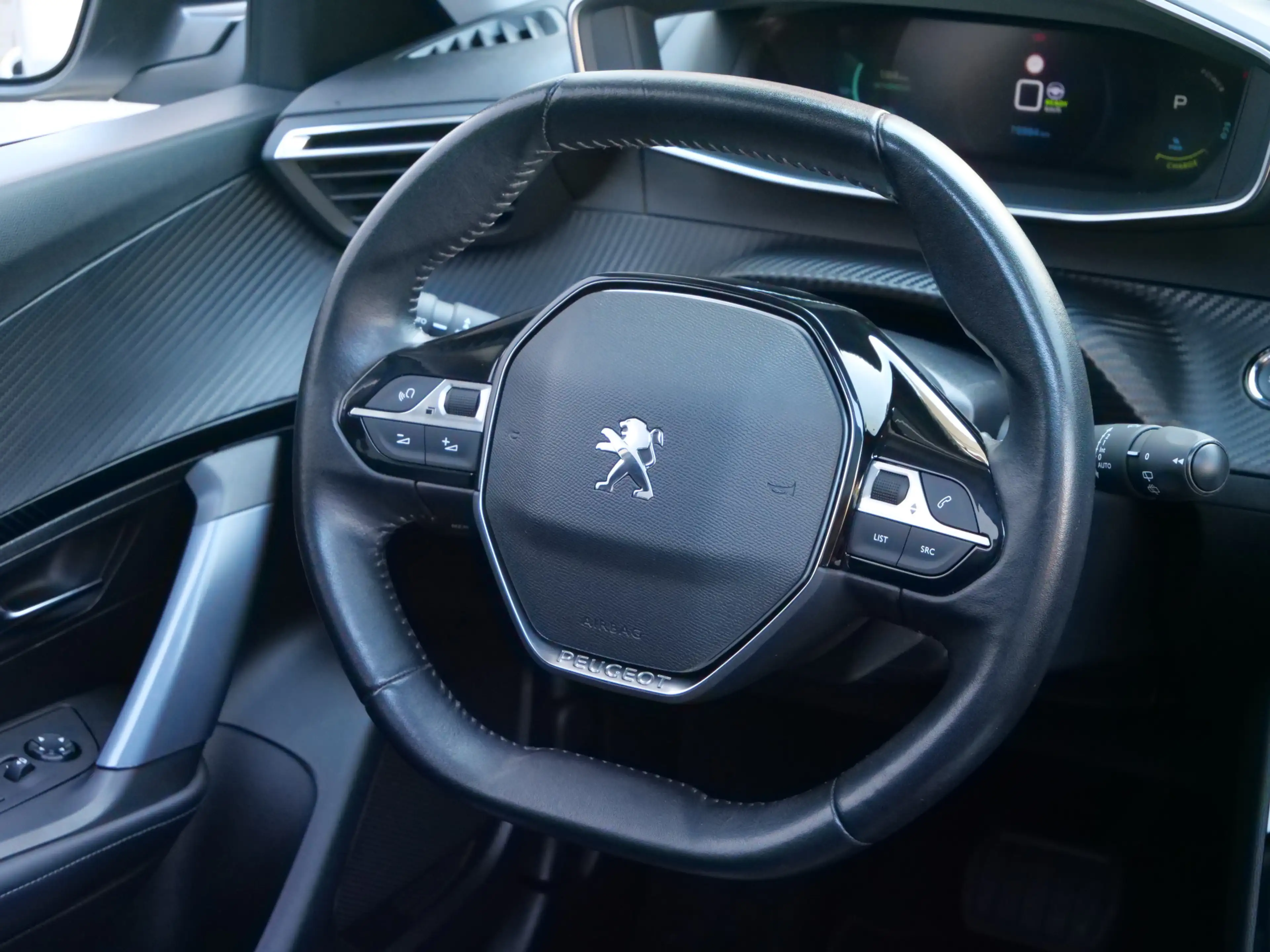Peugeot e-2008 EV Allure 50 kWh 136 Pk Automaat Navi / DAB / Appl — photo 12