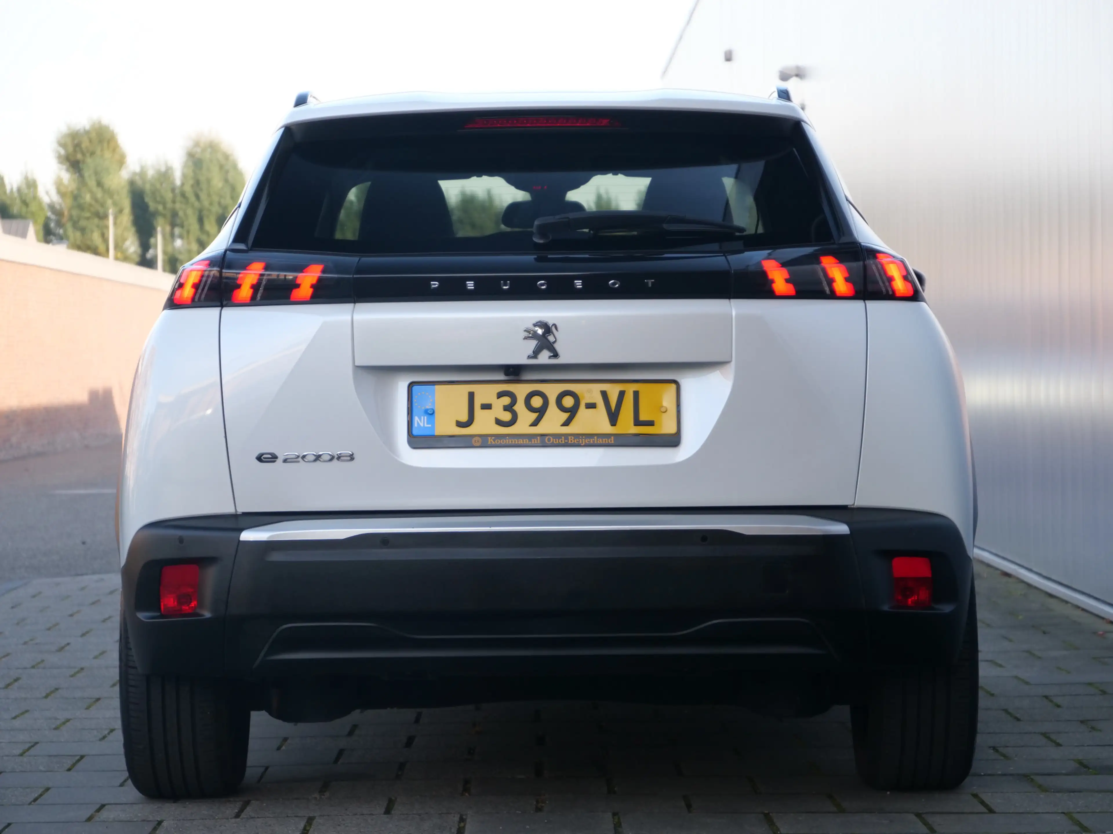 Peugeot e-2008 EV Allure 50 kWh 136 Pk Automaat Navi / DAB / Appl — photo 7