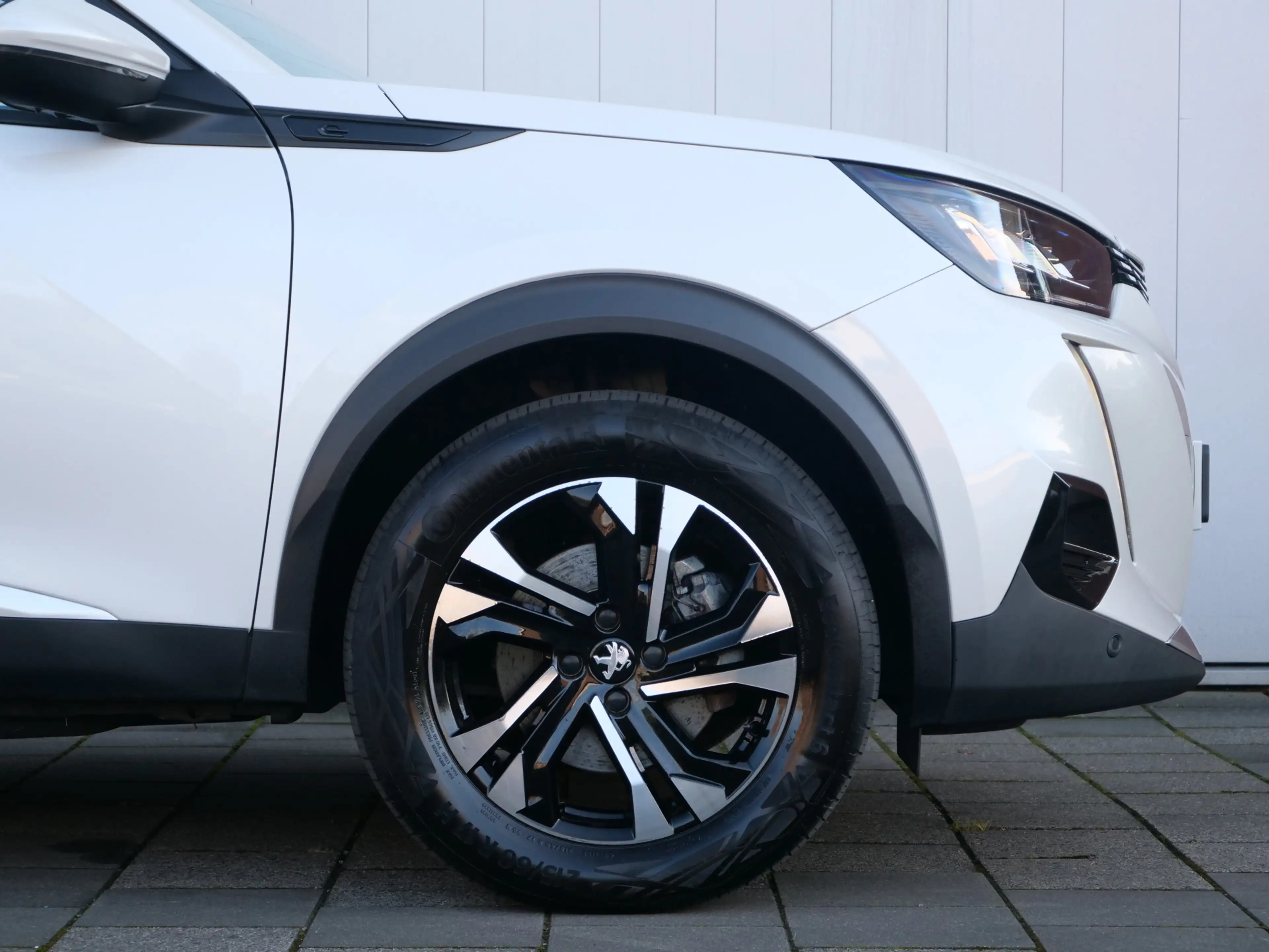 Peugeot e-2008 EV Allure 50 kWh 136 Pk Automaat Navi / DAB / Appl — photo 11