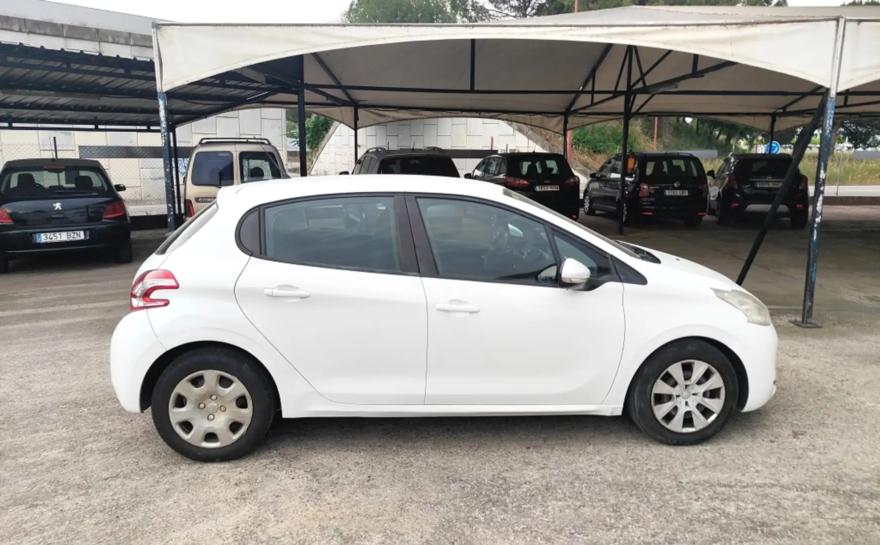 Peugeot 208 1.4HDi Active Blanc - 2