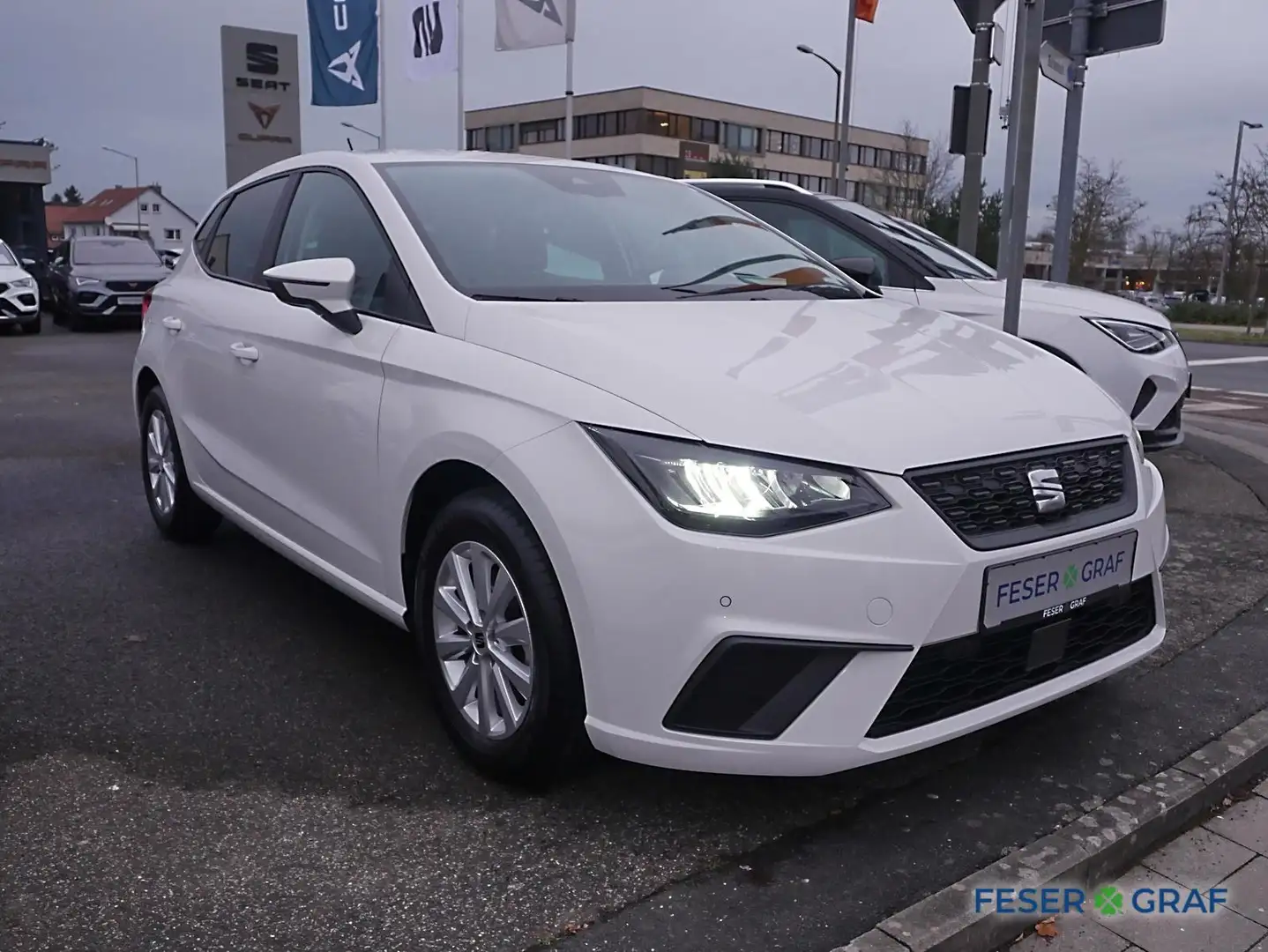 SEAT Ibiza 1.0 TSI Style ACC Full Link LED RüKa Sitzh. Weiß - 2