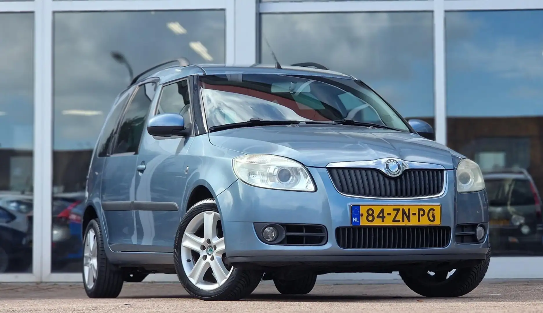 Skoda Roomster 1.4i 16V Style Trekhaak! Mooi APK Nieuwe distribut Blauw - 2