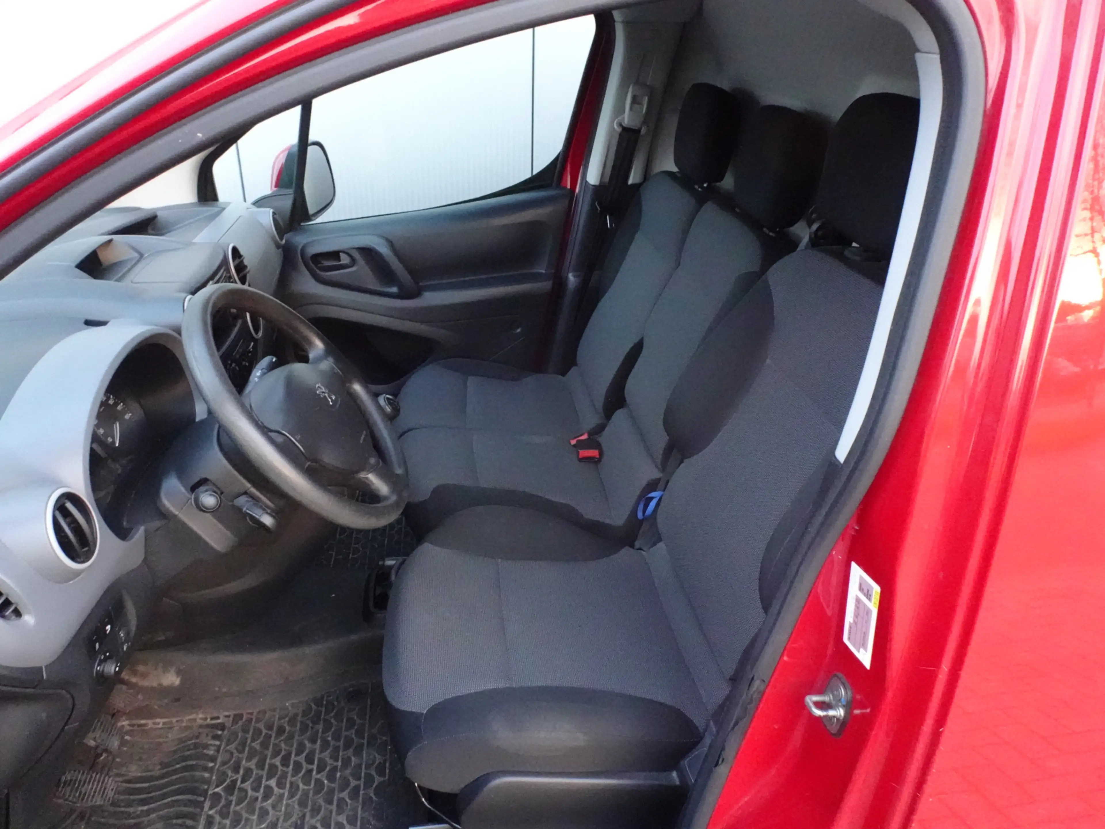 Peugeot Partner partner 1.6 bleu hdi lange uitvoering 3 zits airco — photo 9