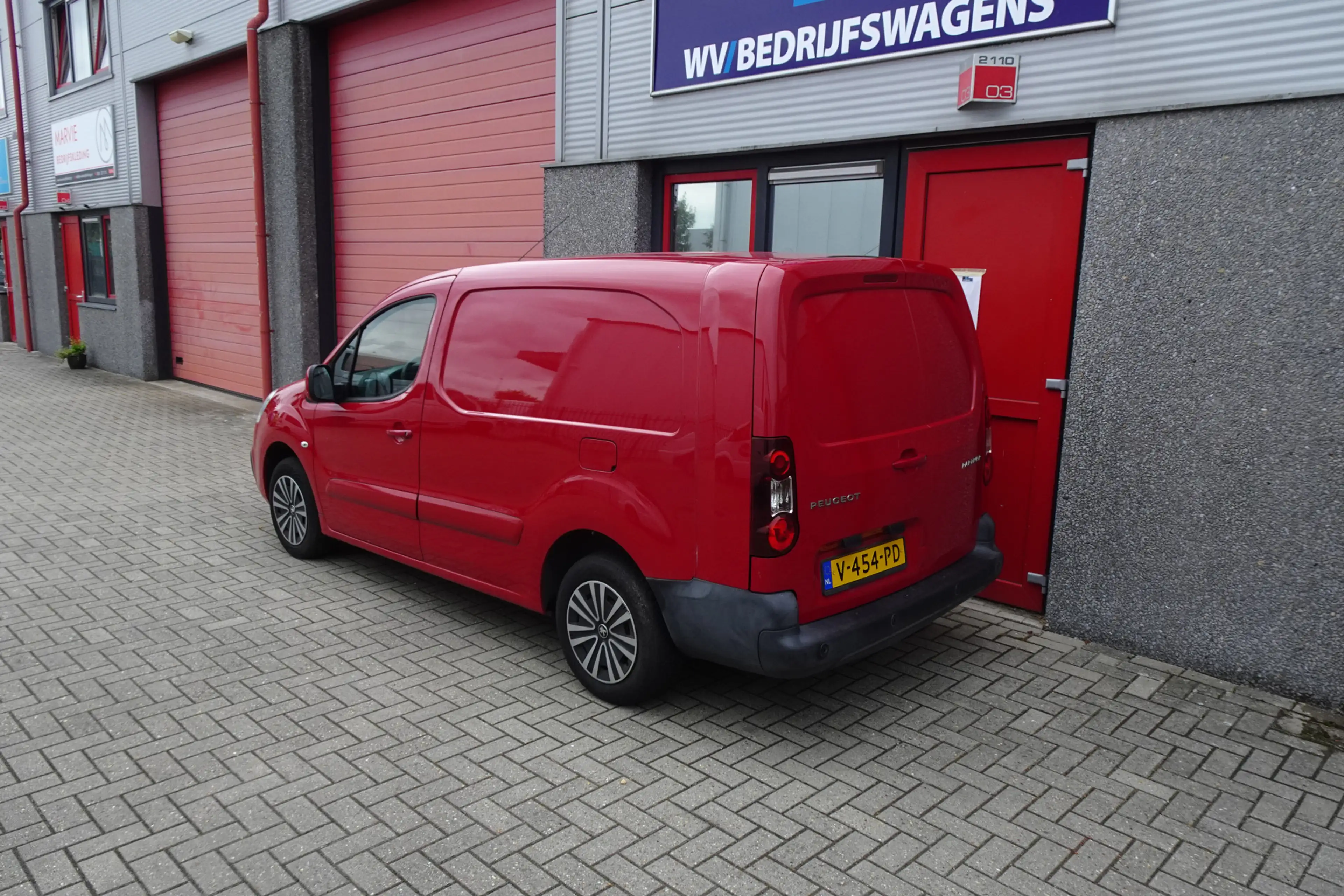 Peugeot Partner partner 1.6 bleu hdi lange uitvoering 3 zits airco — photo 2