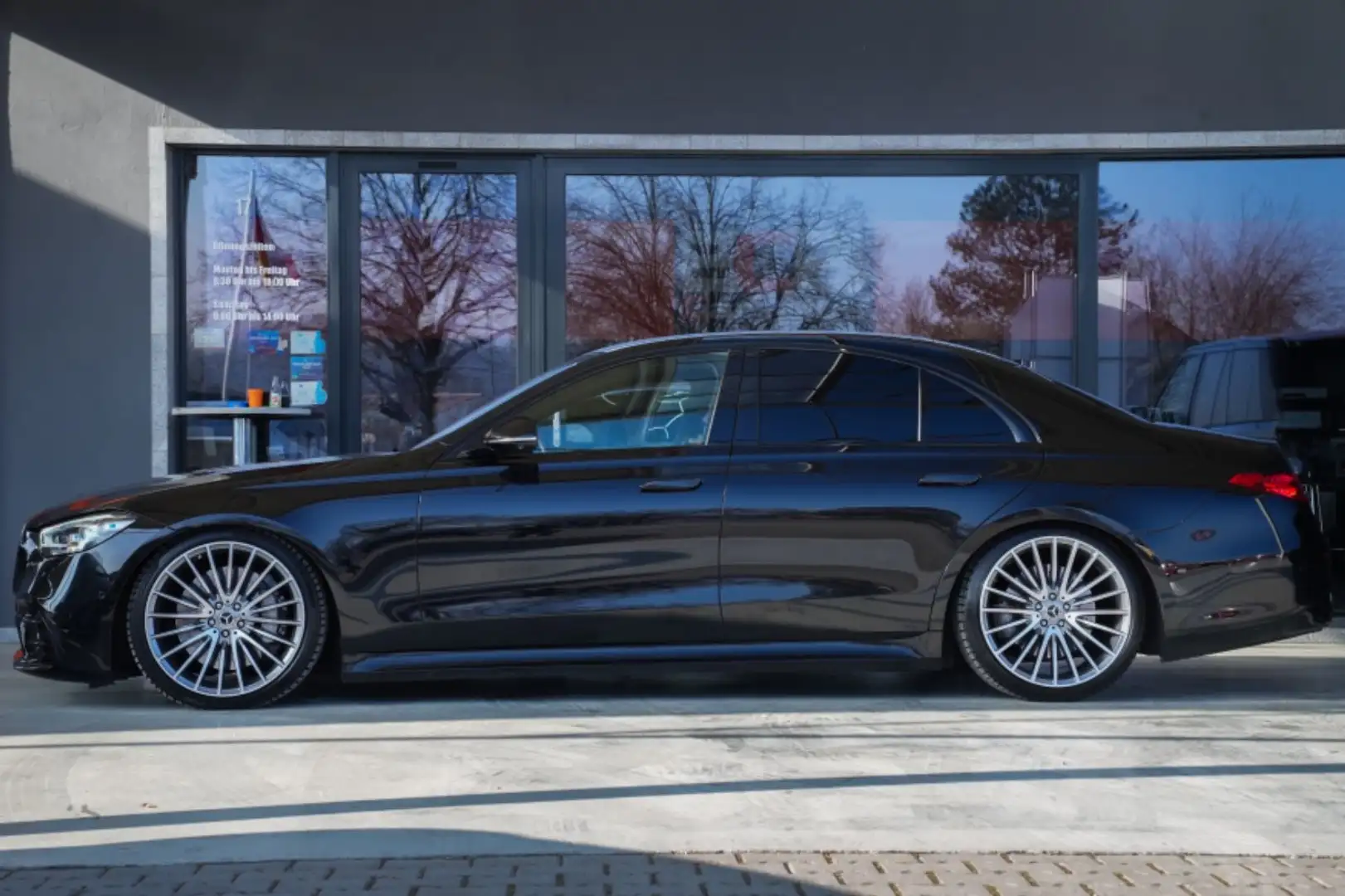 Mercedes-Benz S 400 d 4Matic *AMG LINE/BURM/TV/HUD/360°* Negru - 2
