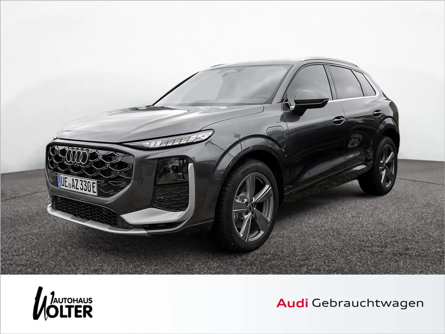 Audi Q3 e-hybrid S tronic PDC SHZ KAMERA NAVI LED Grau - 1