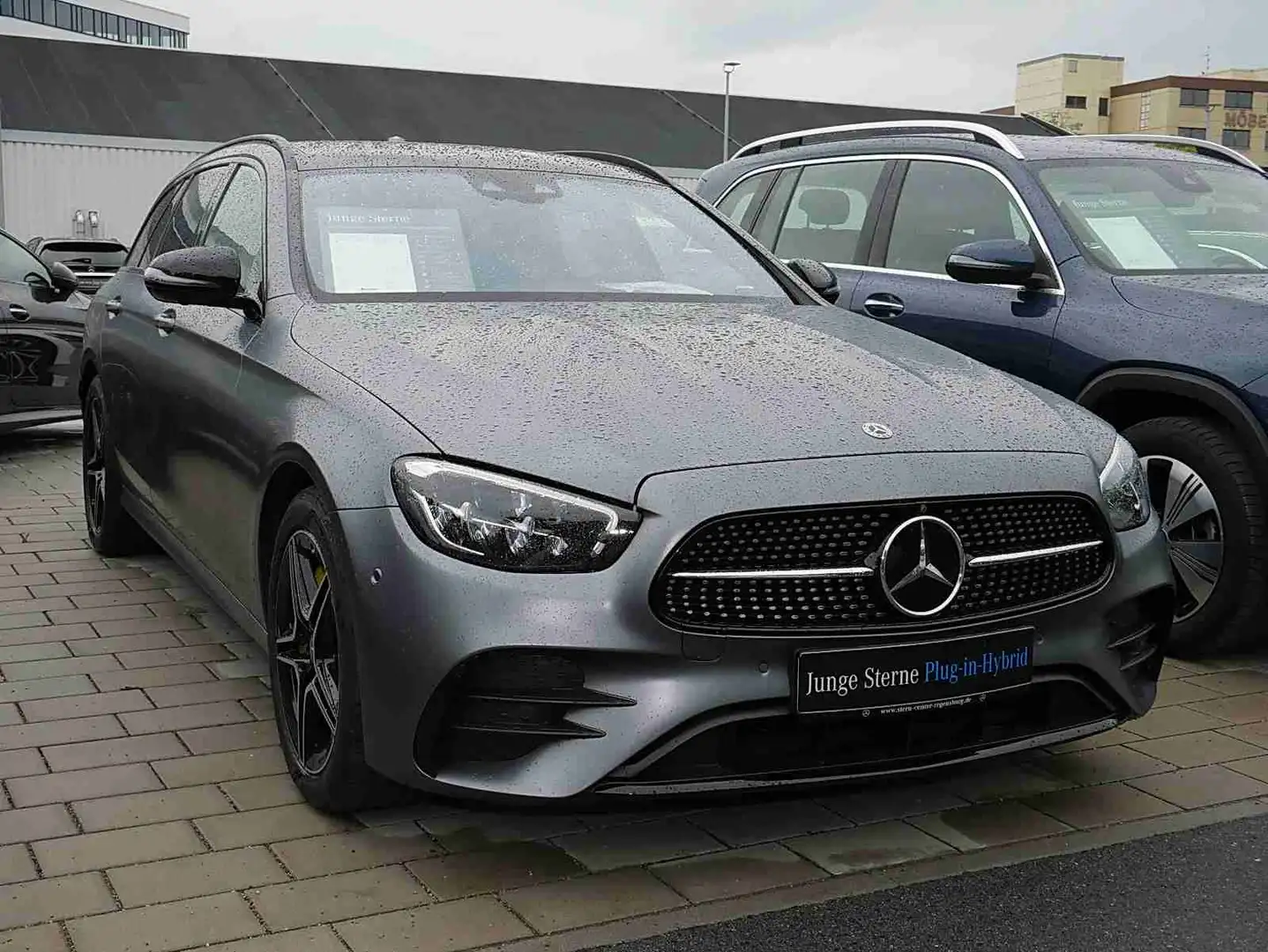 Mercedes-Benz E 300 de T+AMG+AHK+NIGHT+PANO+HUD+DIST+Burmester Gris - 2