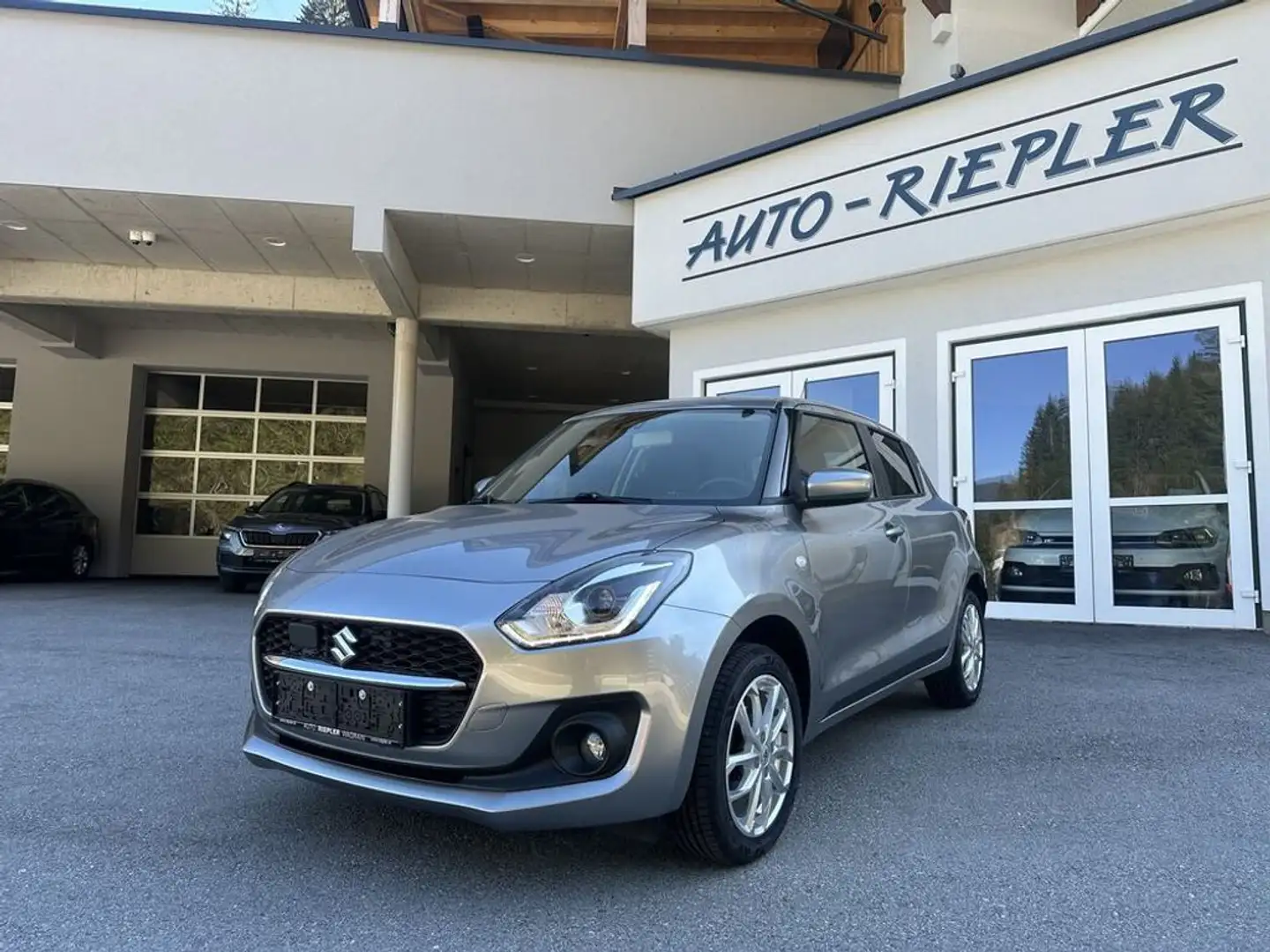 Suzuki Swift 1,2 Hybrid DualJet Allgrip Shine Gris - 1