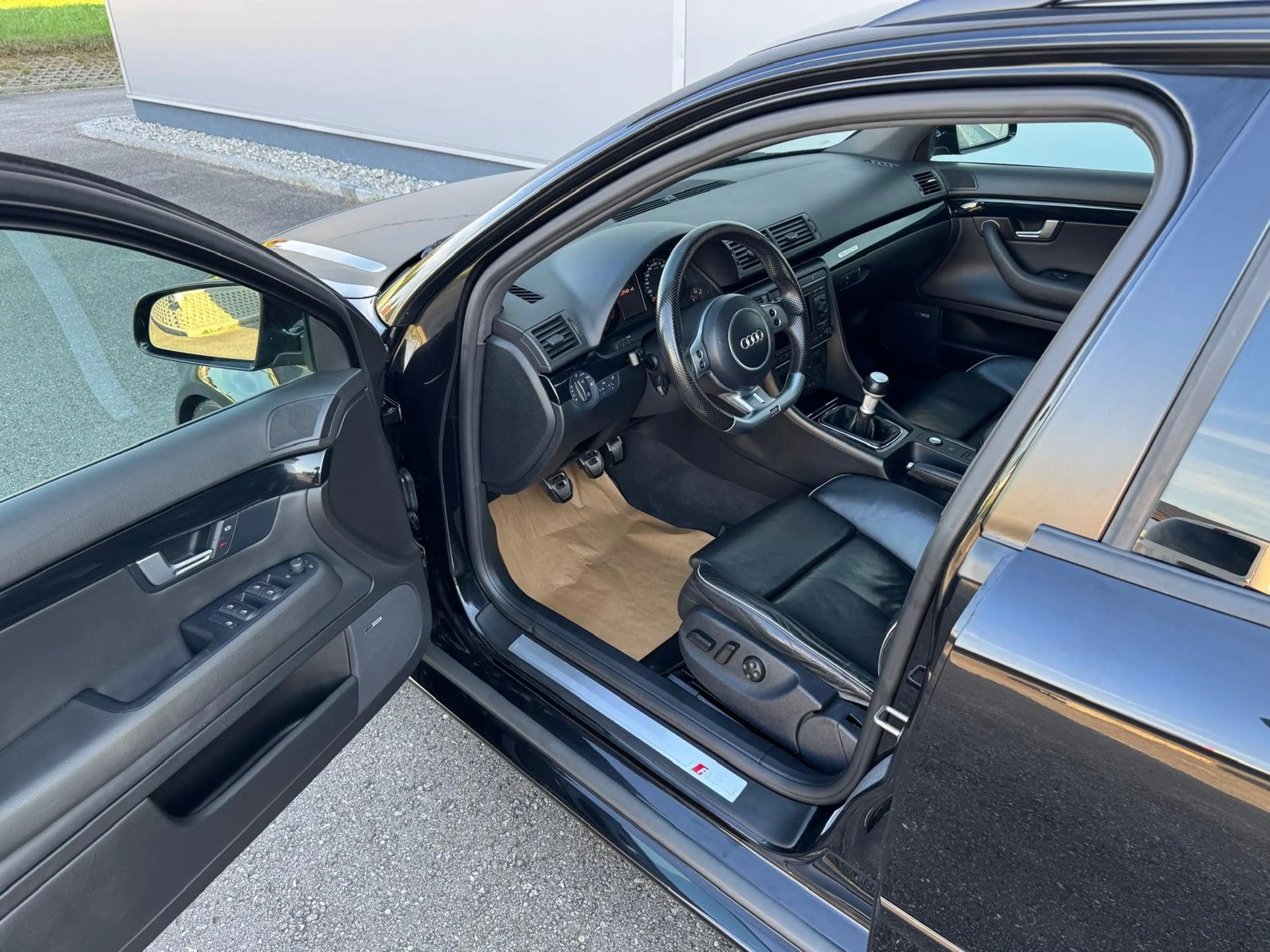 Audi RS4 RS4 Avant 4,2 V8 quattro — photo 10