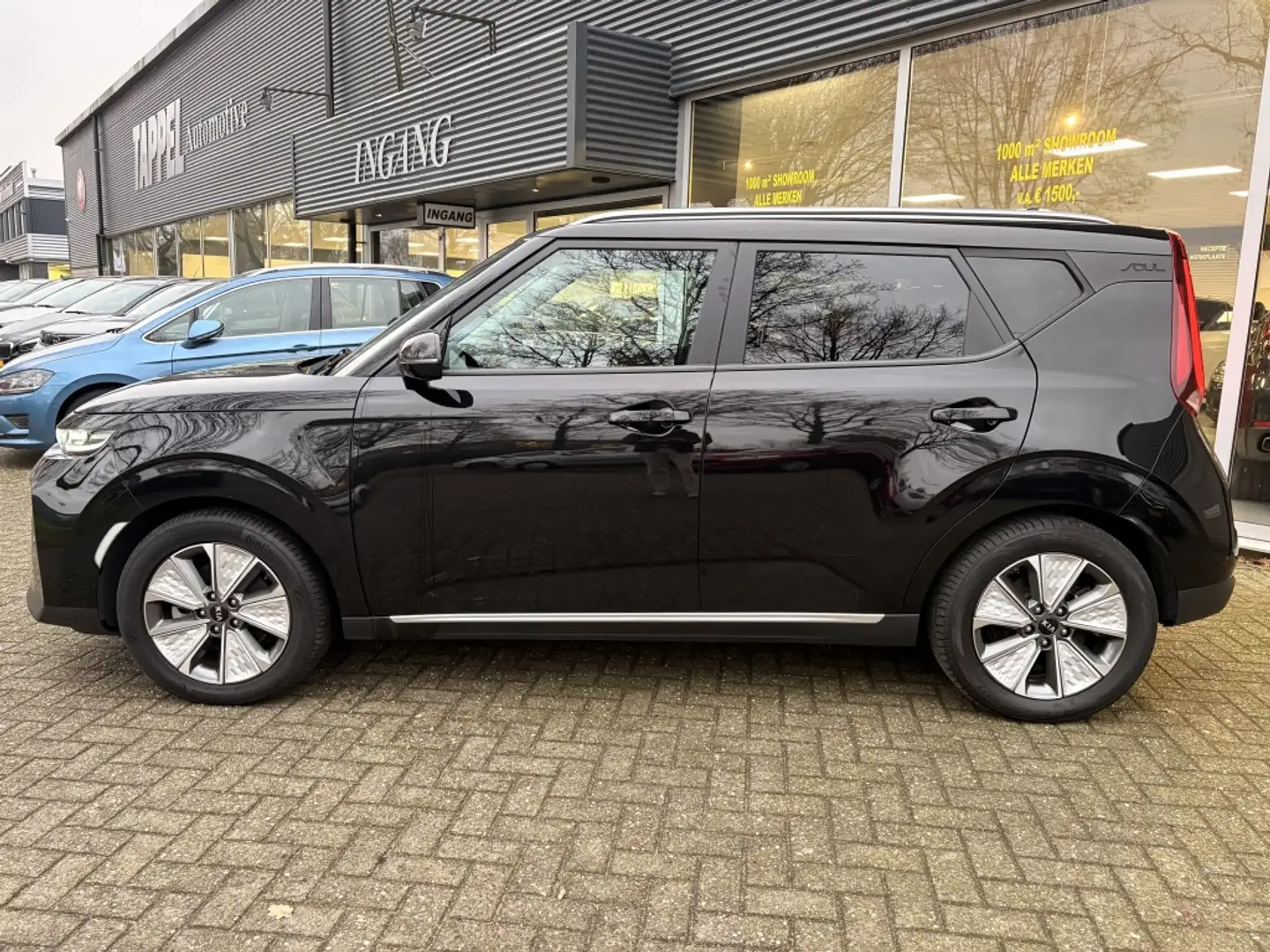 Kia Soul e-Soul ExecutiveLine 64 kWh Soh 100%/Trekhaak Schwarz - 2