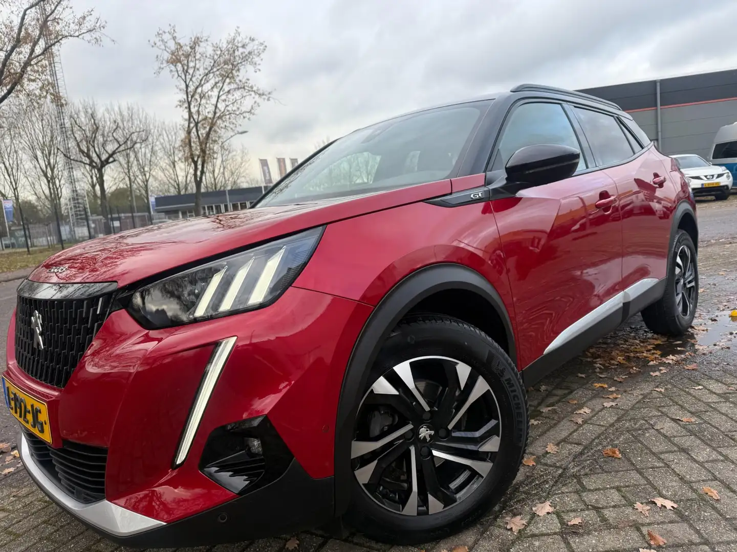 Peugeot 2008 1.2 PureTech GT Line 131PK 2021 LEDER LED CARPLAY Rosso - 2