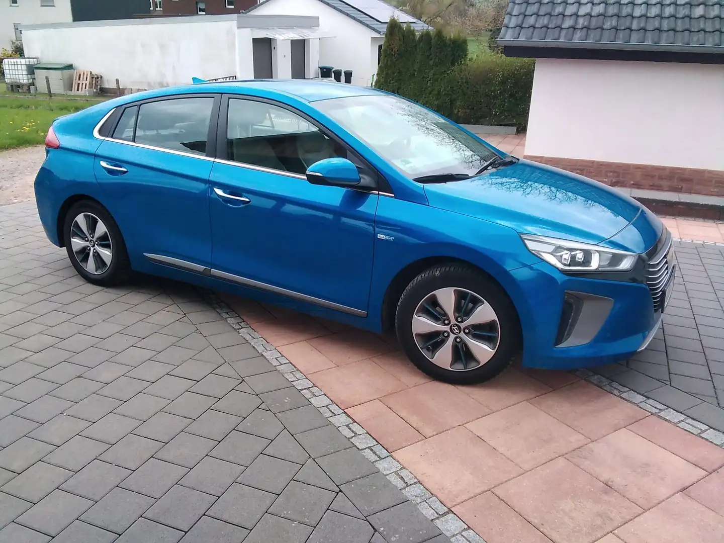 Hyundai IONIQ Plug-in-Hybrid 1.6 GDI, Premium, mit Garantie Modrá - 1