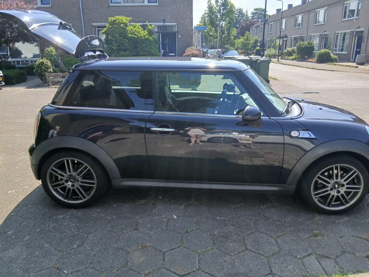 MINI Cooper S 1.6 Zwart - 2