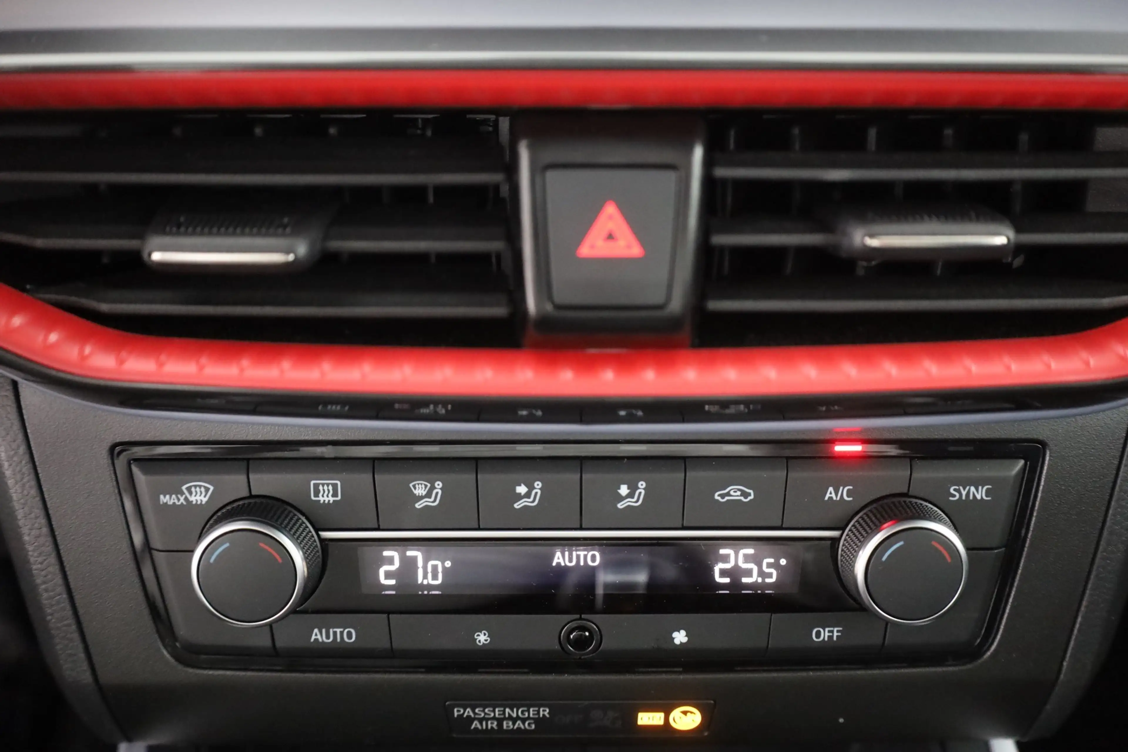 SEAT Arona 1.0 TSI DSG FR LED Navi Android Apple PDC — photo 12