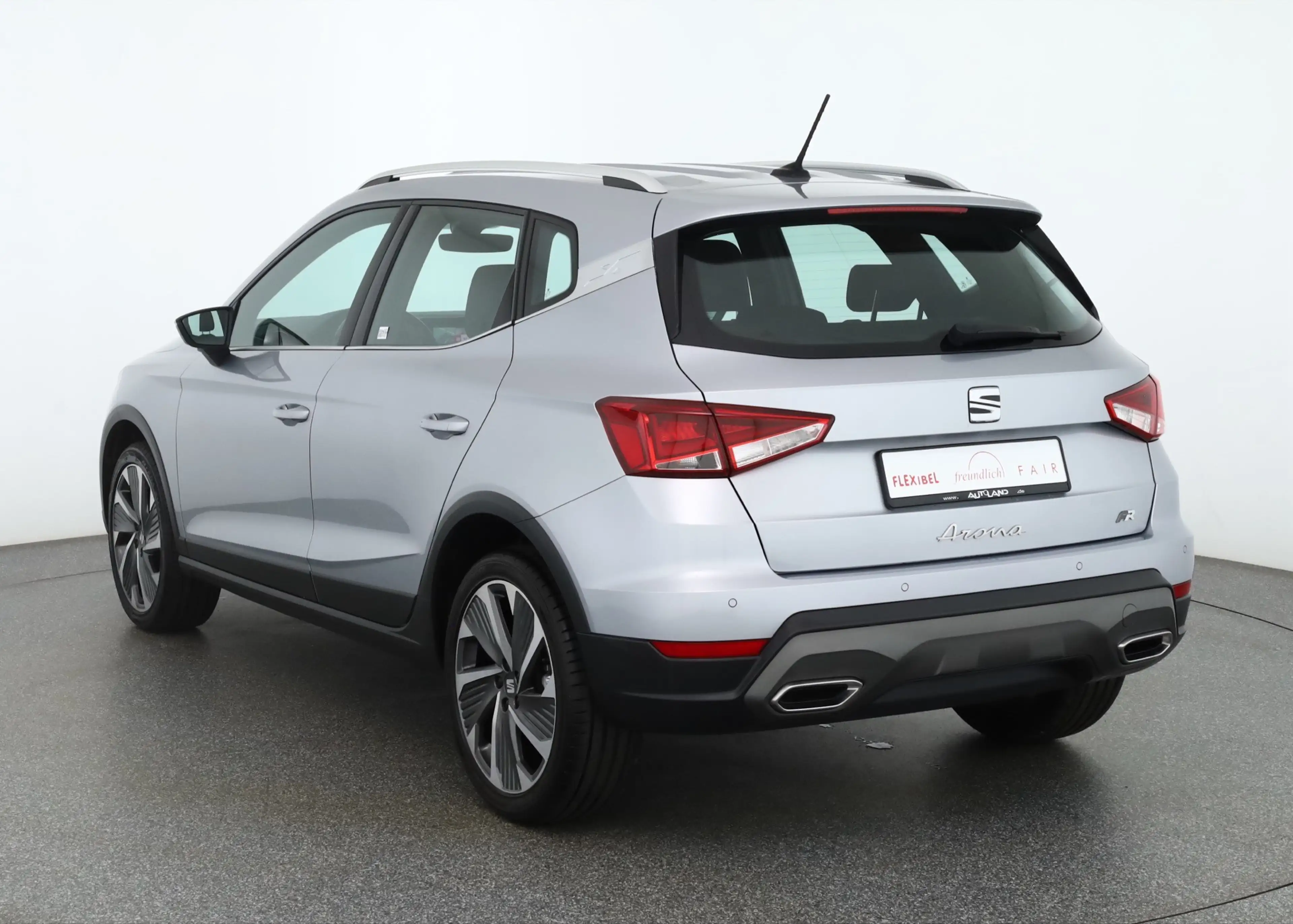 SEAT Arona 1.0 TSI DSG FR LED Navi Android Apple PDC — photo 3