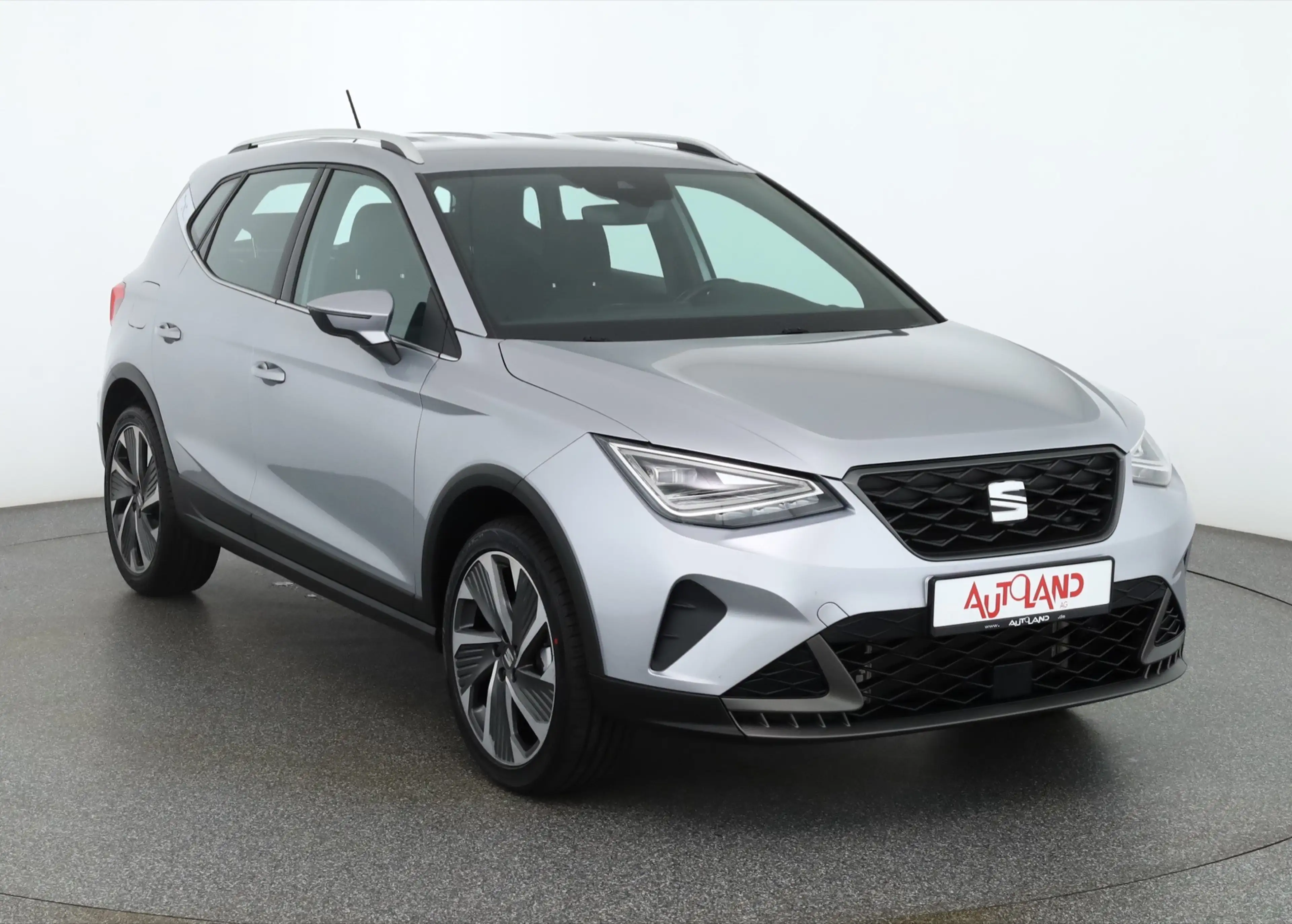 SEAT Arona 1.0 TSI DSG FR LED Navi Android Apple PDC — photo 7