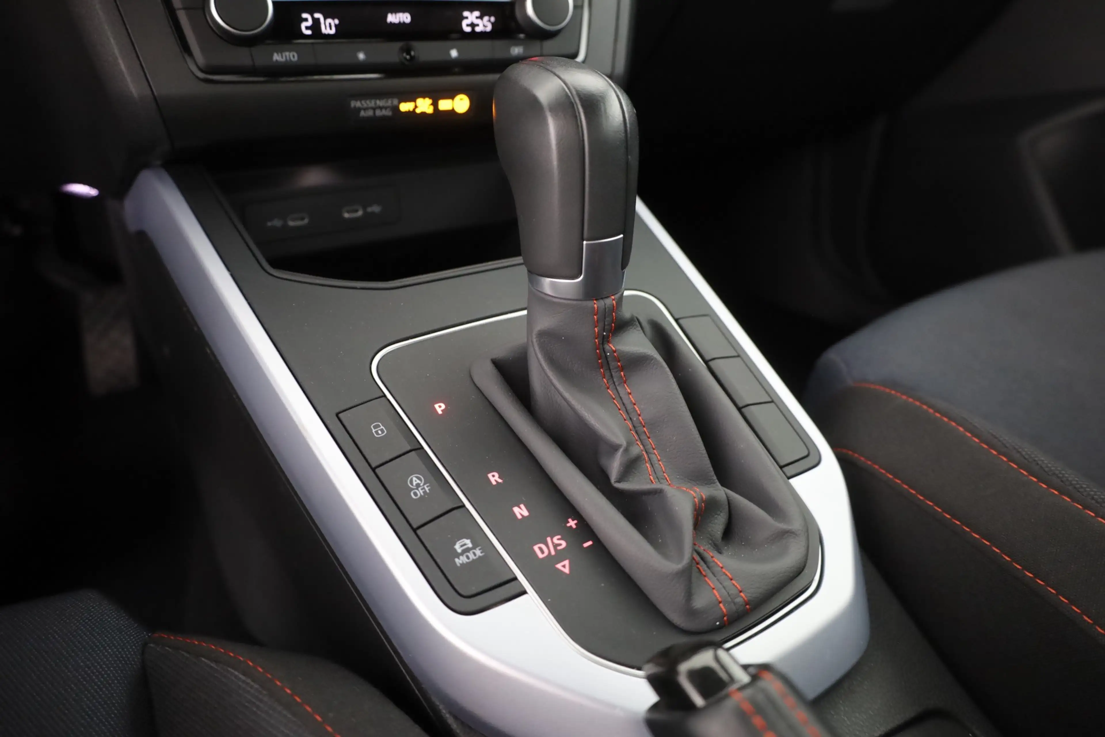 SEAT Arona 1.0 TSI DSG FR LED Navi Android Apple PDC — photo 14