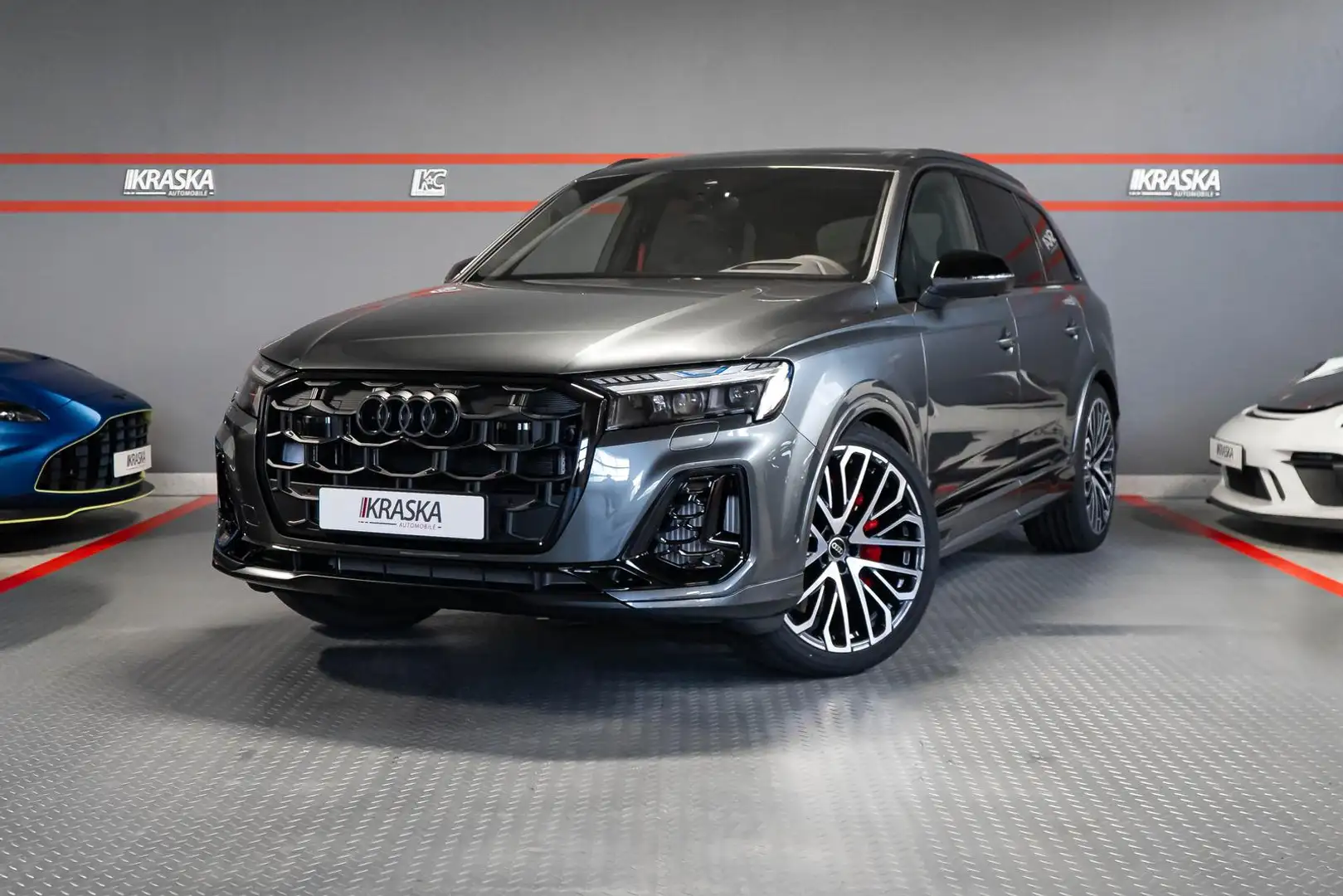 Audi SQ7 4.0 TFSI quattro PANO B&O STHZ Facelift ABT Šedá - 1