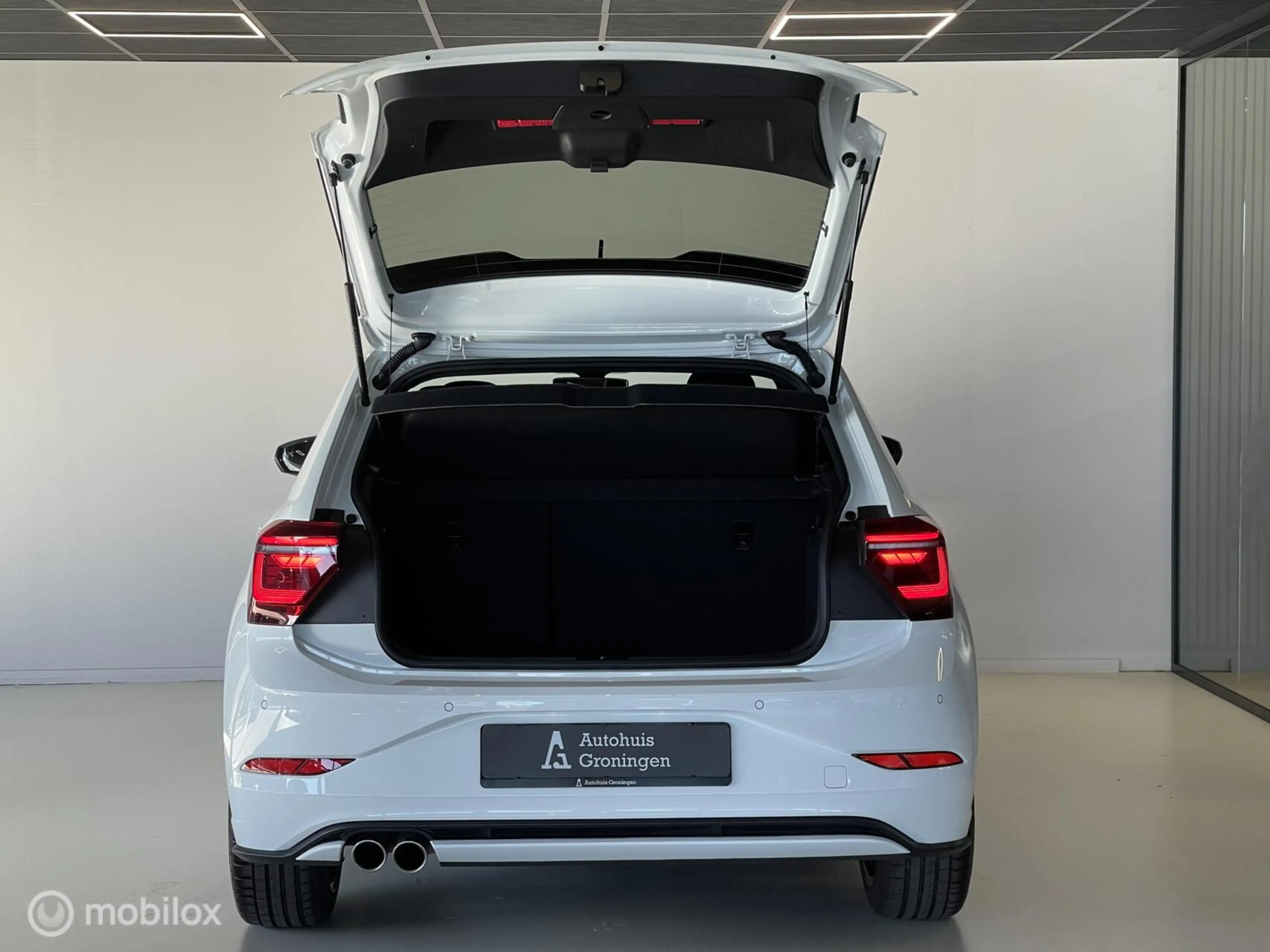 Volkswagen Polo GTI 2.0 TSI — photo 8
