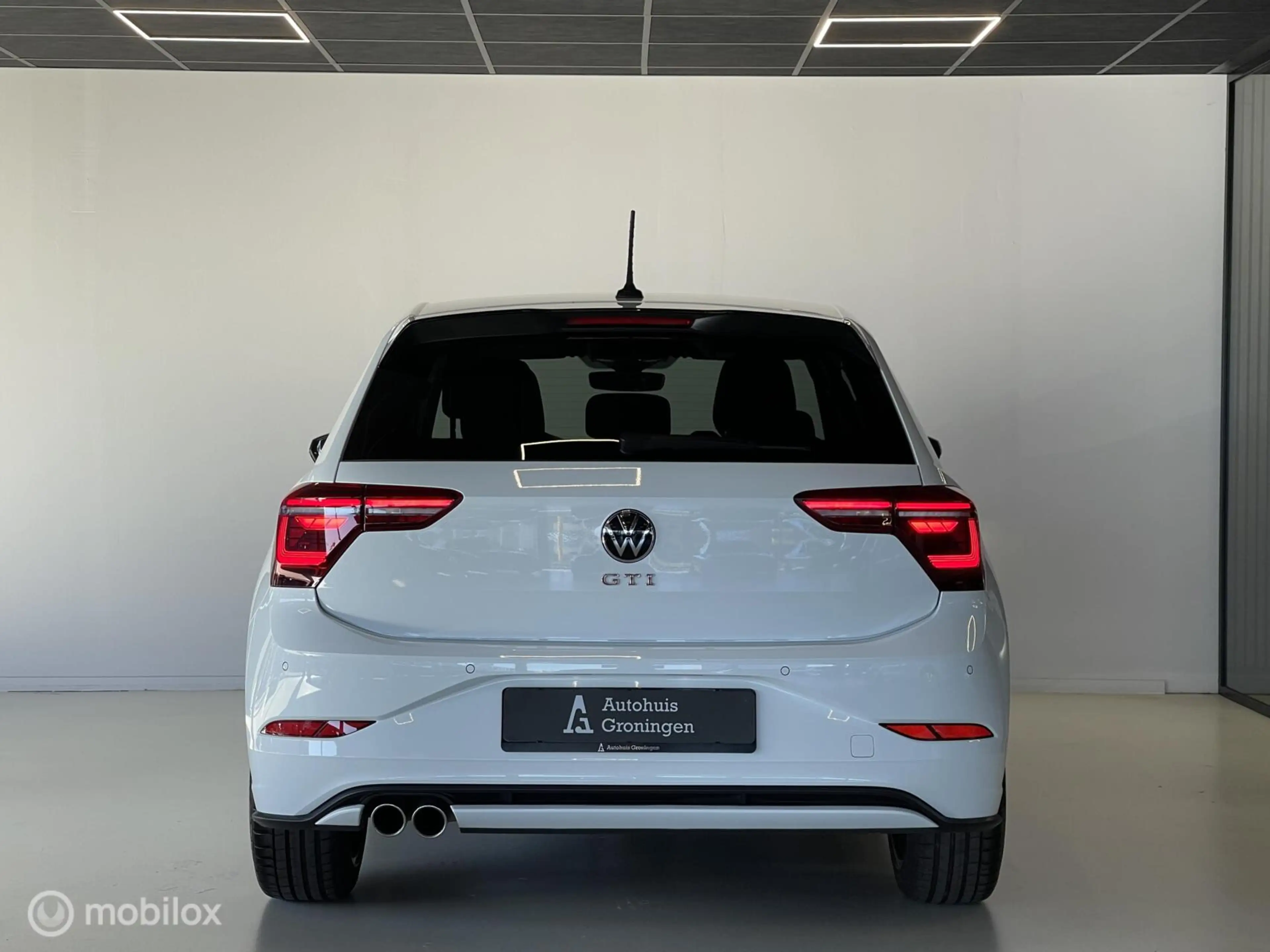 Volkswagen Polo GTI 2.0 TSI — photo 10