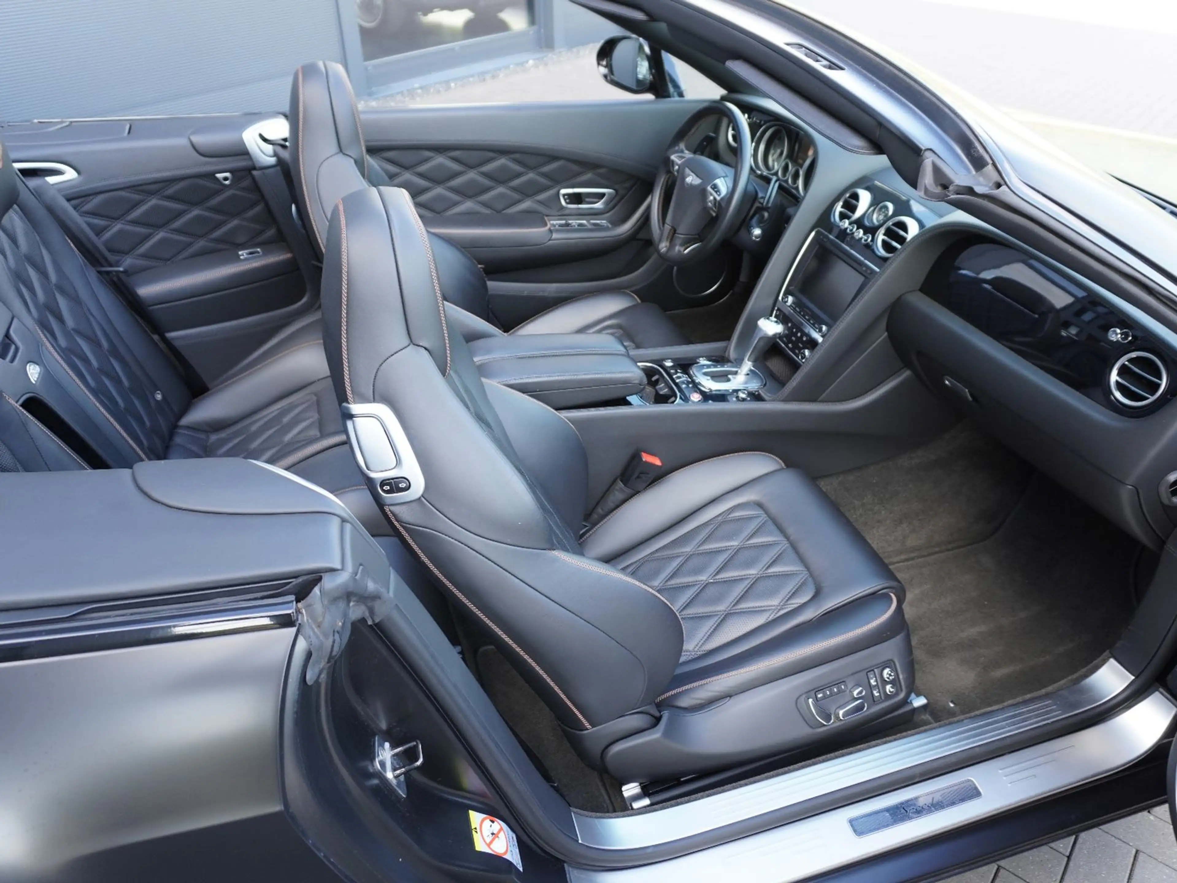 Bentley Continental GTC GTC 6.0 W12 Speed 4WD Automatik — photo 11