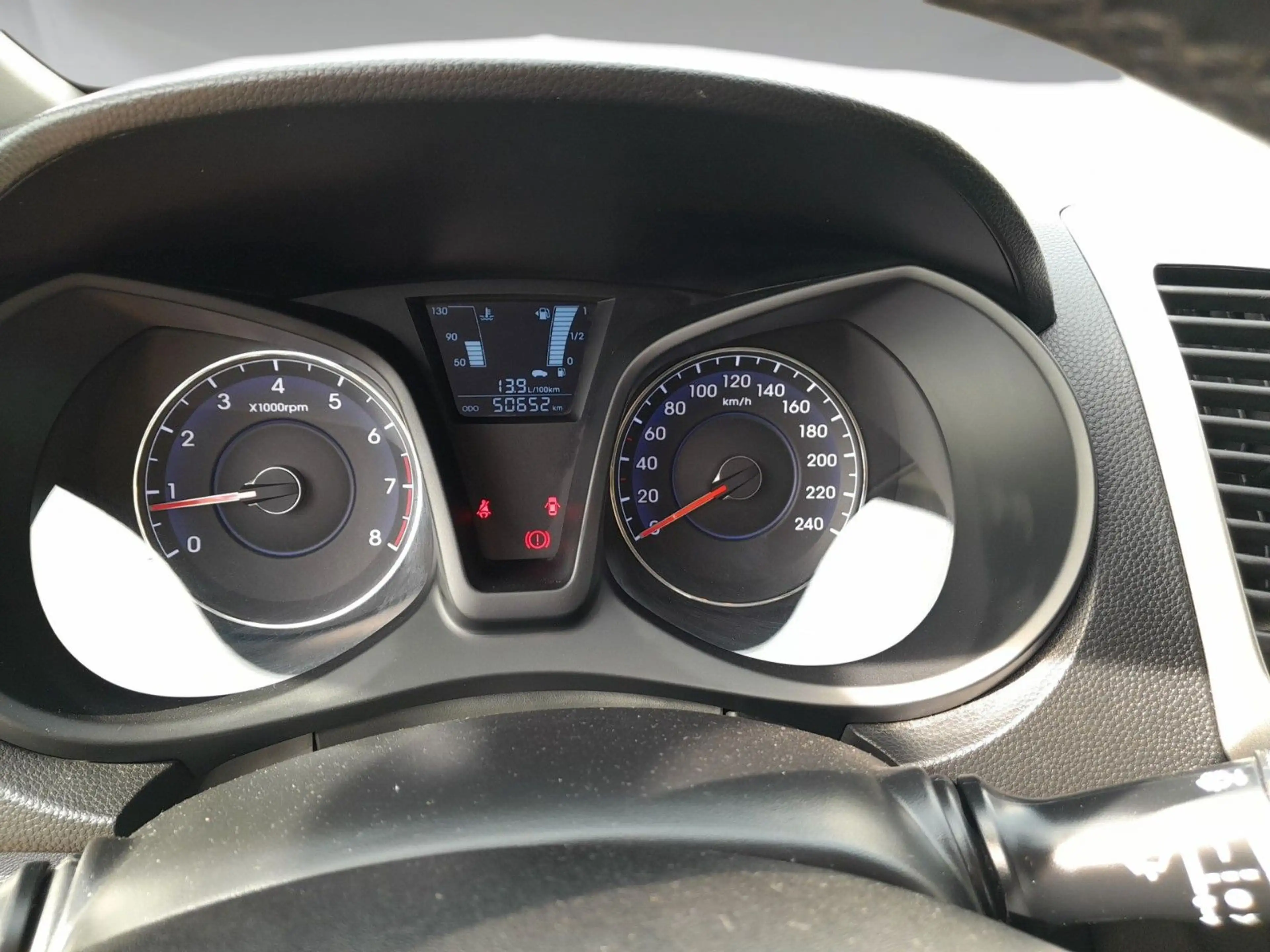 Hyundai iX20 1.6 Space blue — photo 11