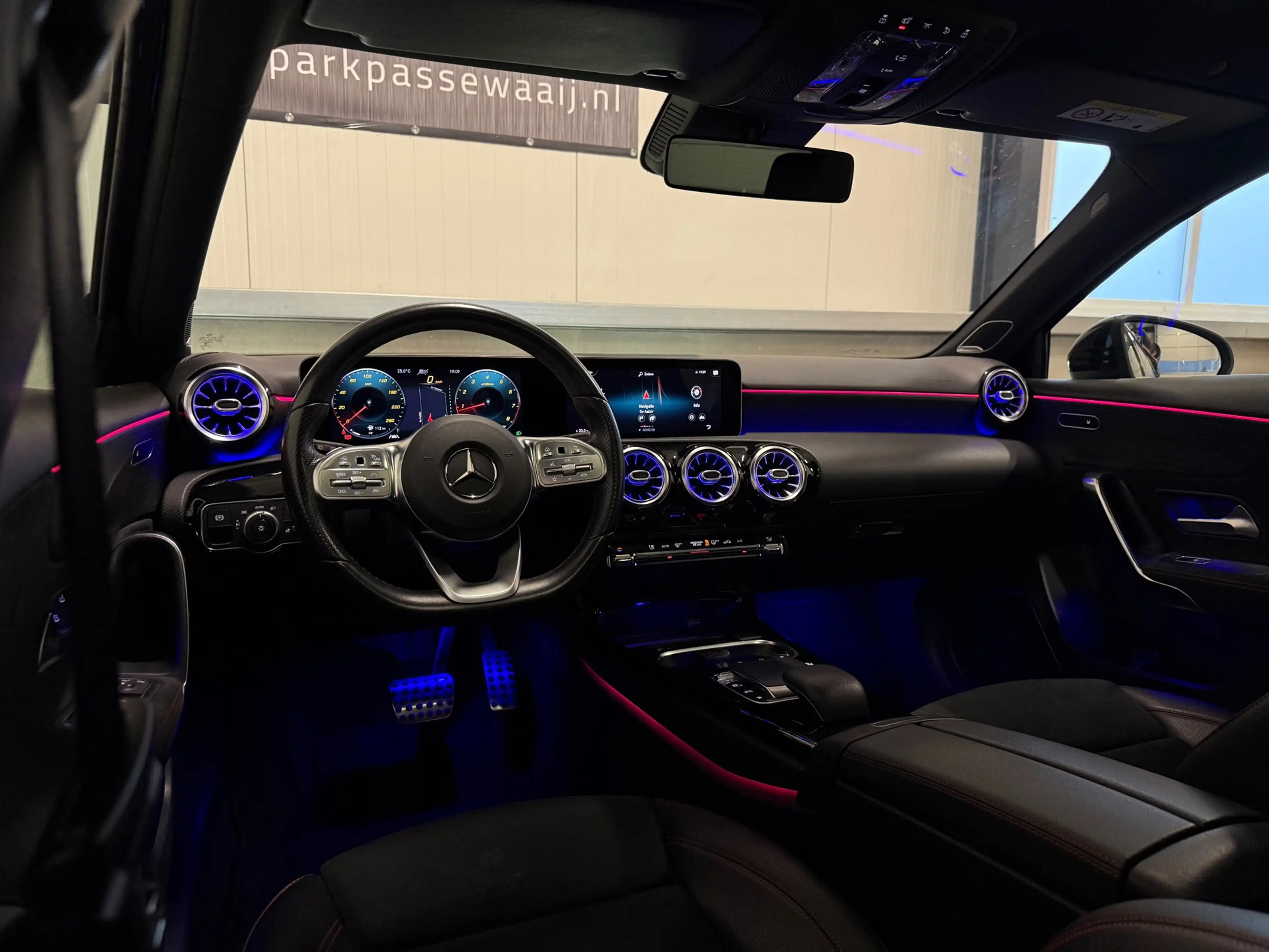 Mercedes-Benz A 200 AMG Pano, ACC, Multibeam, Burmester, 360° Camera, — photo 11
