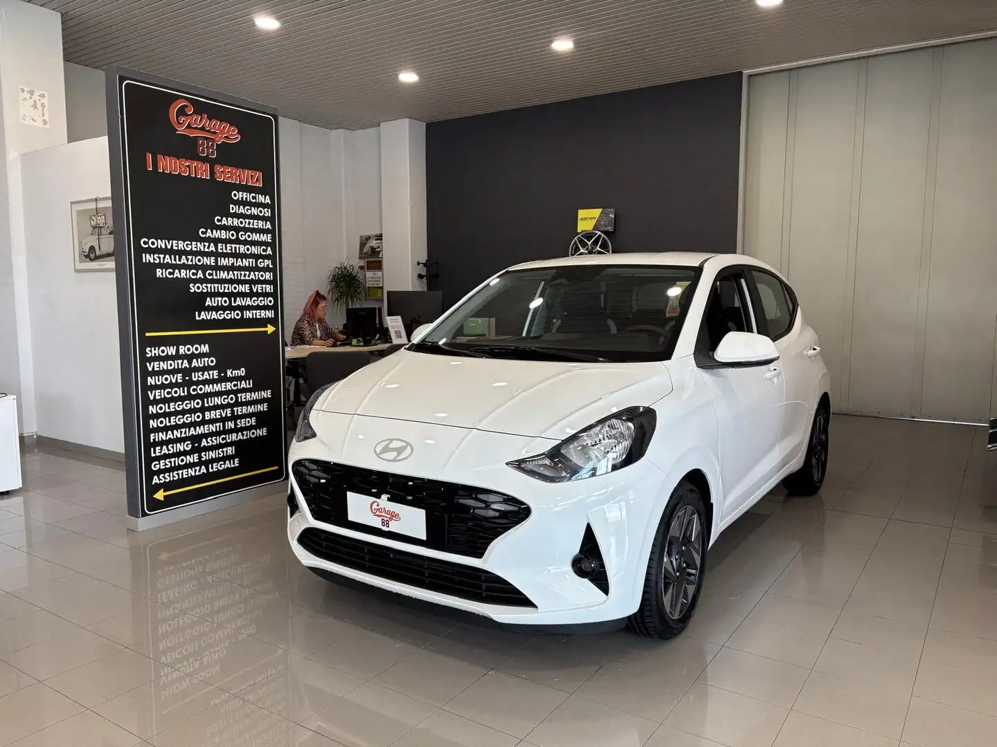 Hyundai i10 1.0 mpi Connectline 63cv Blanc - 1