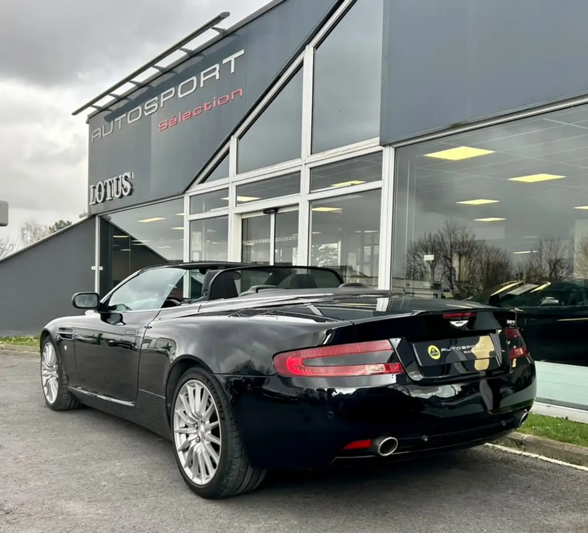 Aston Martin DB9 Volante Touchtronic À partir de 500€/mois Negro - 2